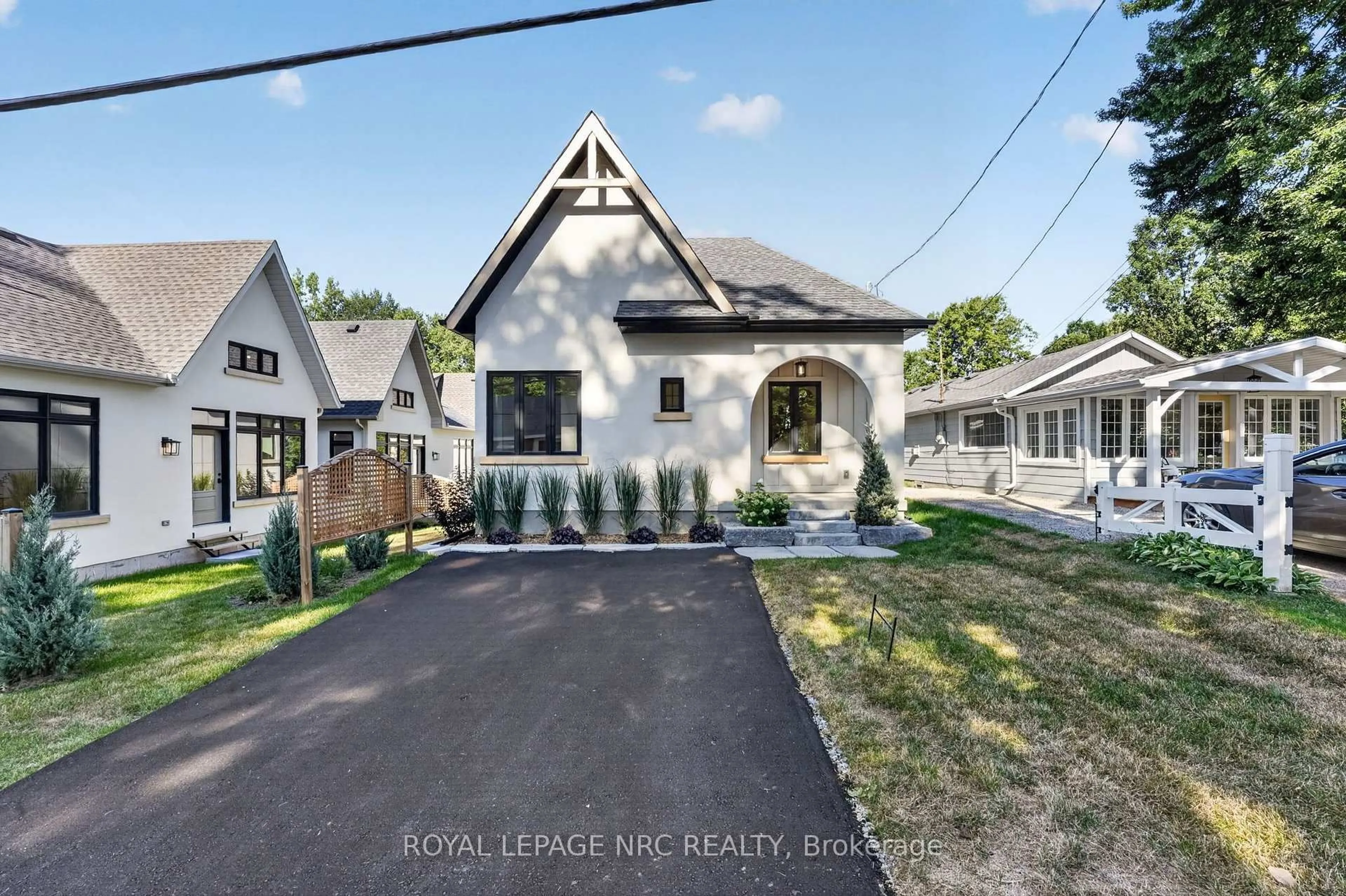 Home with brick exterior material, street for 281 ELMWOOD Ave, Fort Erie Ontario L0S 1B0