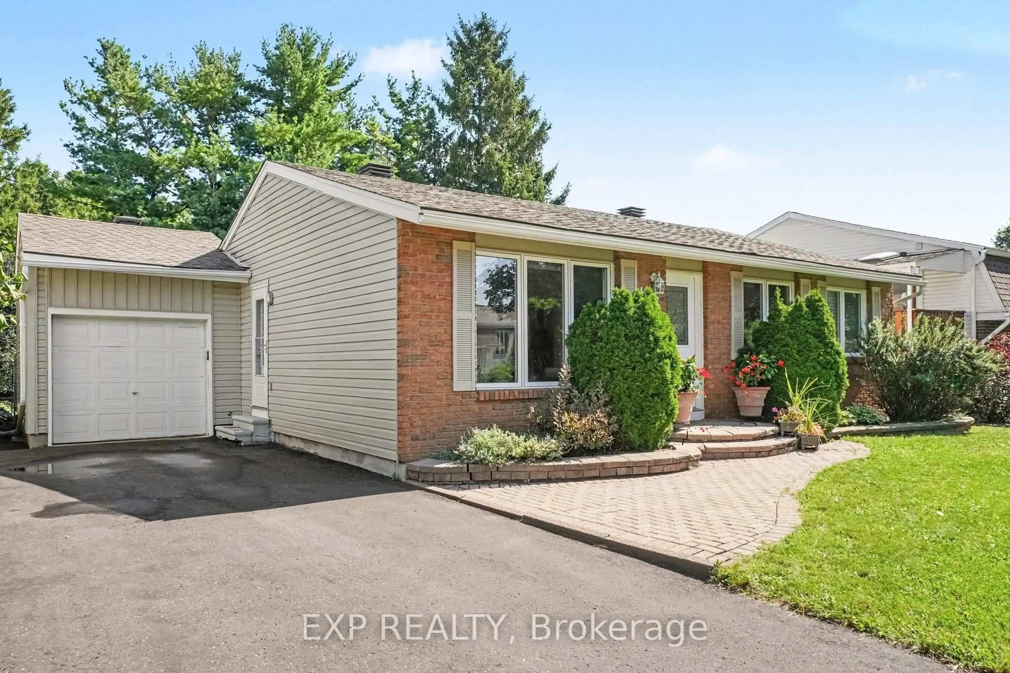 Unknown for 1347 Metz Cres, Ottawa Ontario K1K 3Z6