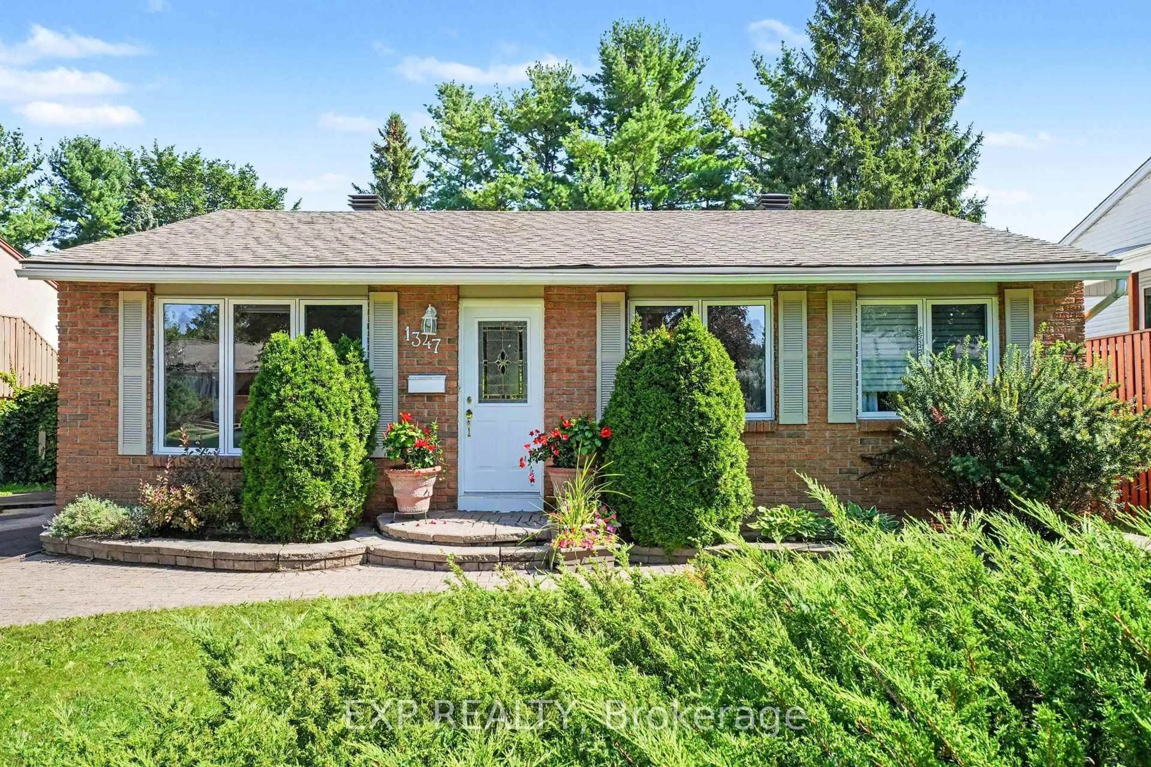 Home with brick exterior material, street for 1347 Metz Cres, Ottawa Ontario K1K 3Z6