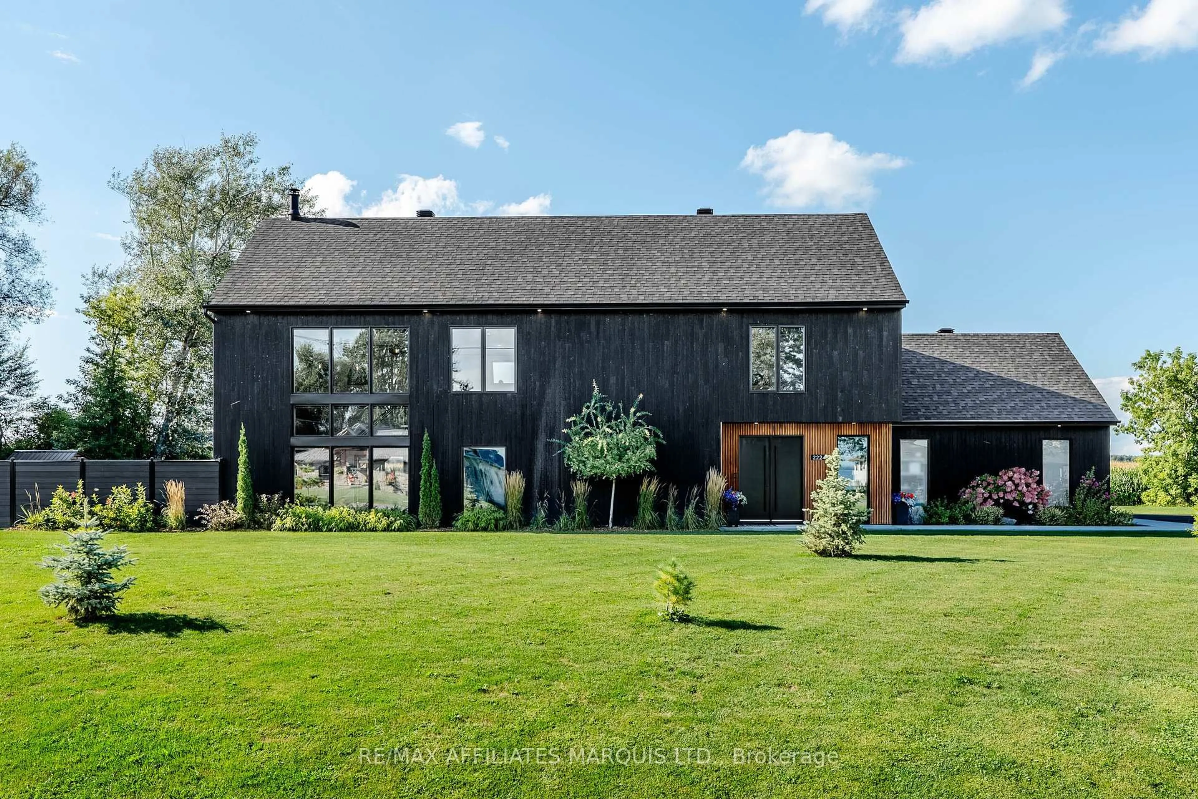 Home with brick exterior material, unknown for 22243 Old Highway 2 Rd, South Glengarry Ontario K0C 1E0