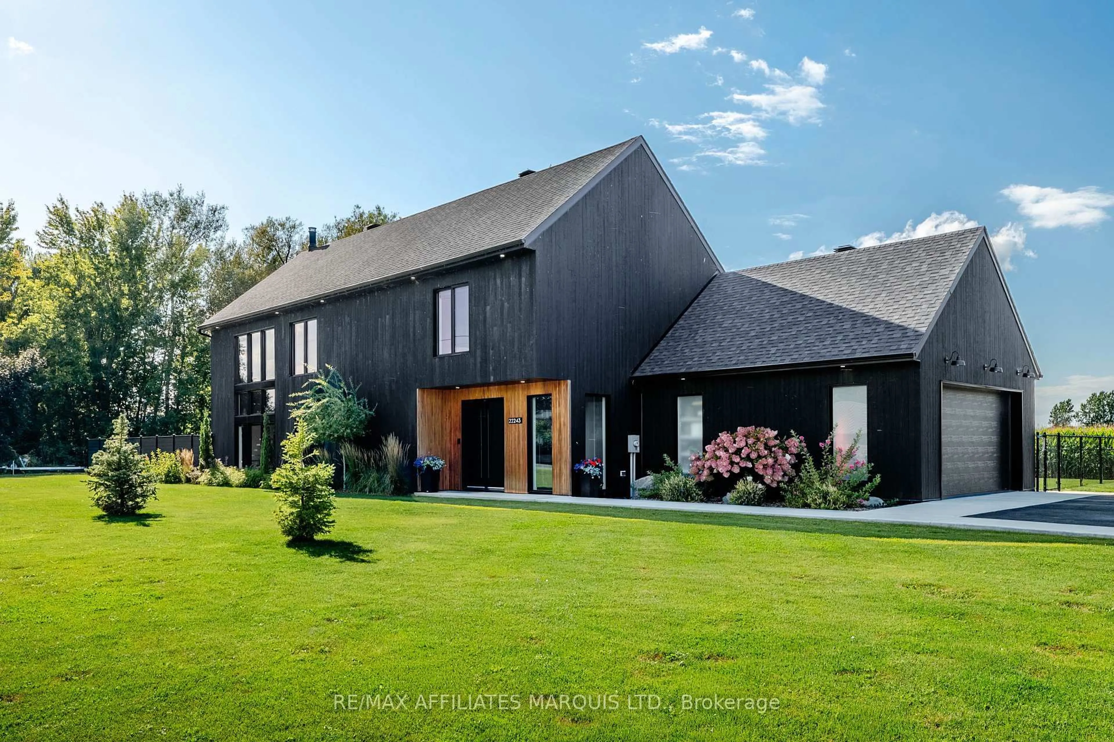 Home with brick exterior material, unknown for 22243 Old Highway 2 Rd, South Glengarry Ontario K0C 1E0