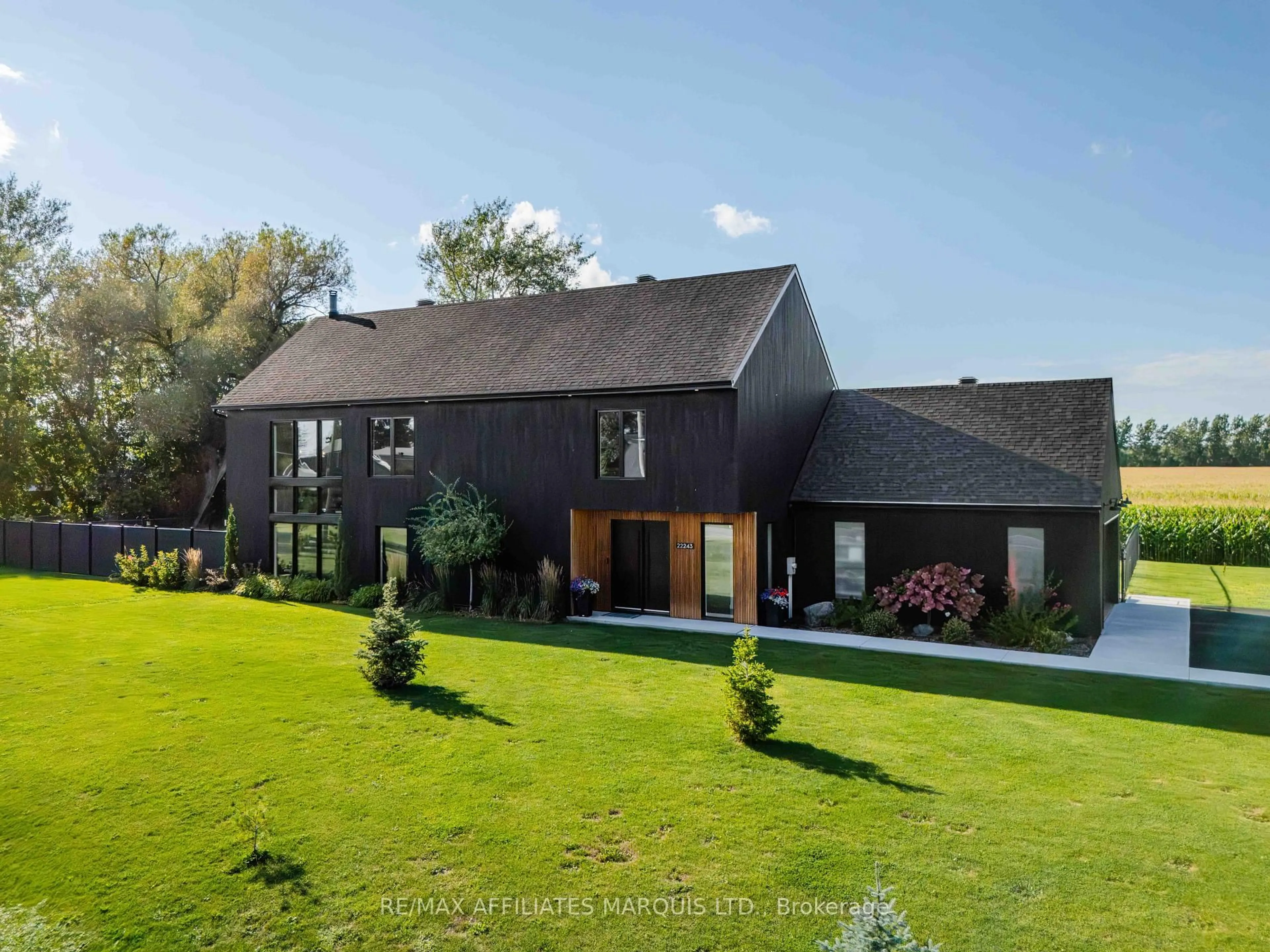Home with brick exterior material, unknown for 22243 Old Highway 2 Rd, South Glengarry Ontario K0C 1E0