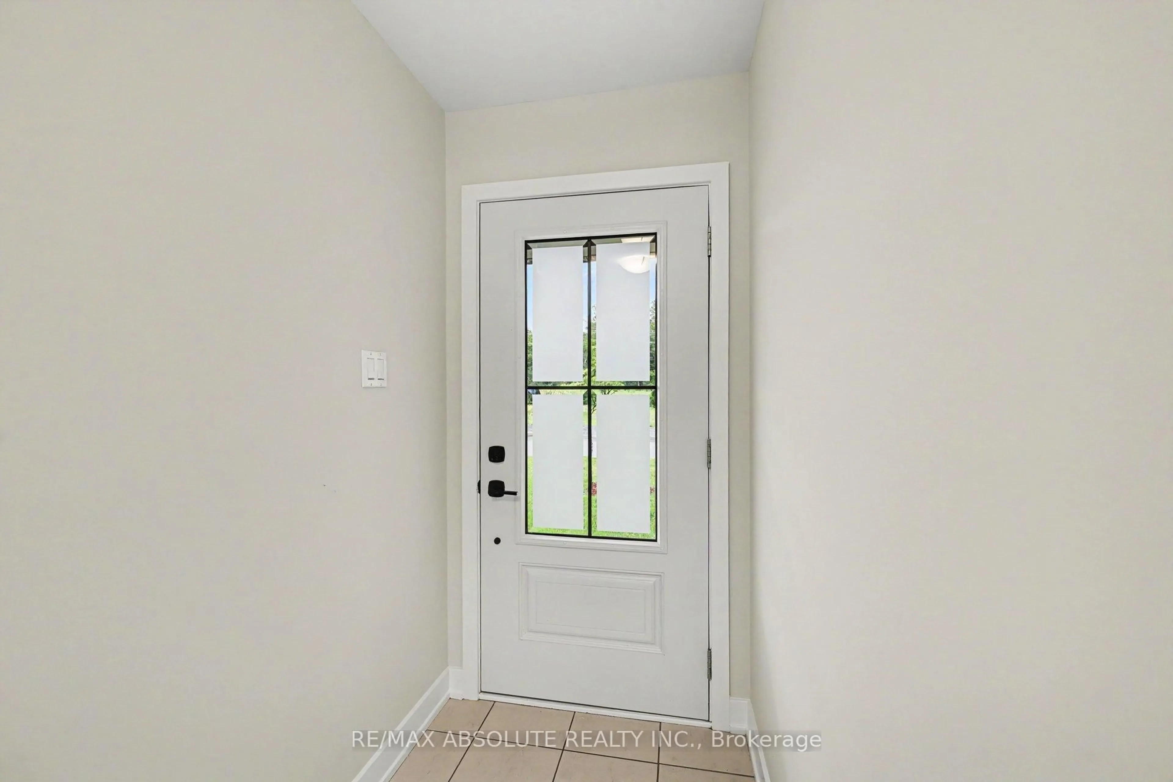 Indoor entryway for 186 Seabert Dr, Arnprior Ontario K7S 0H9