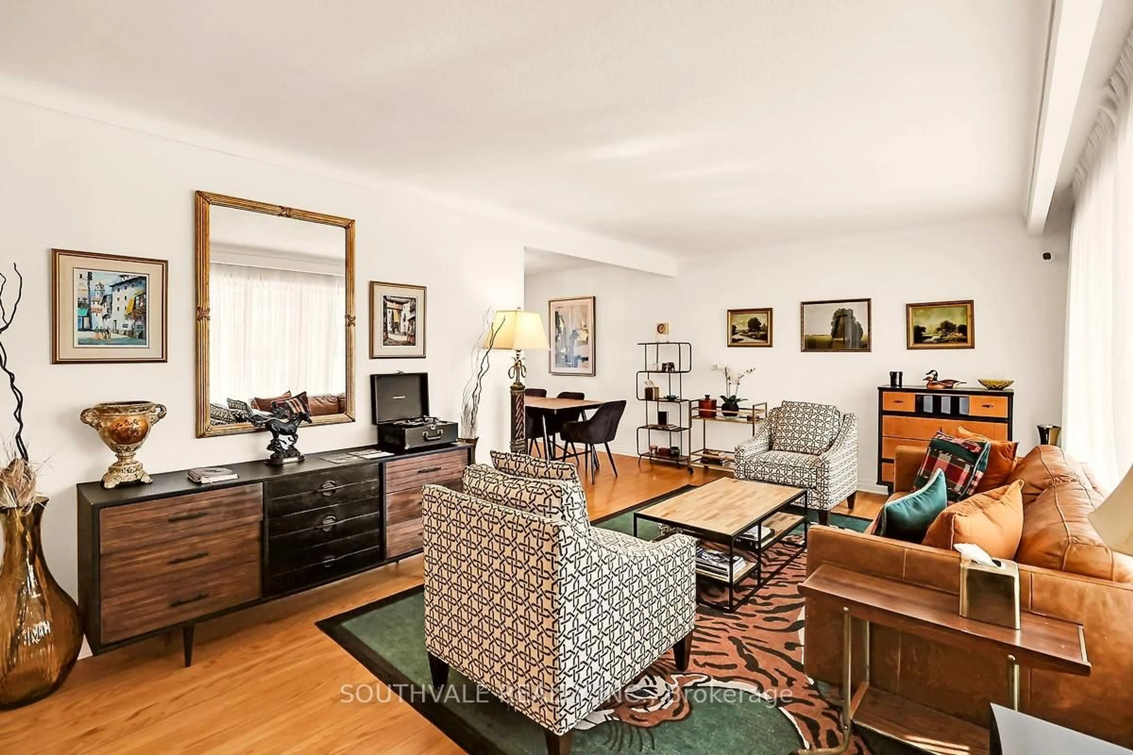 Living room with furniture, unknown for 305 Centre St, Niagara-on-the-Lake Ontario L0S 1J0