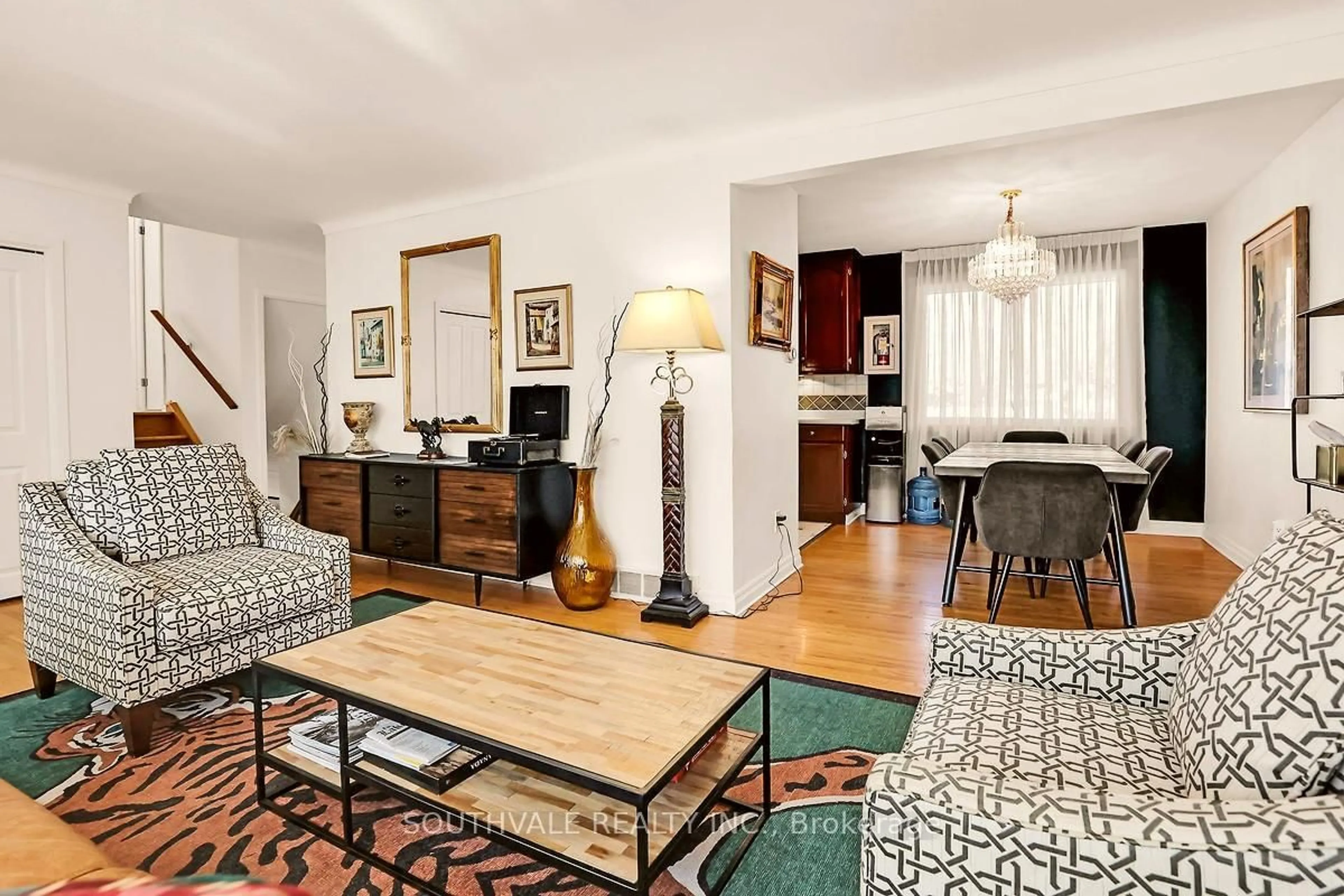 Living room with furniture, unknown for 305 Centre St, Niagara-on-the-Lake Ontario L0S 1J0