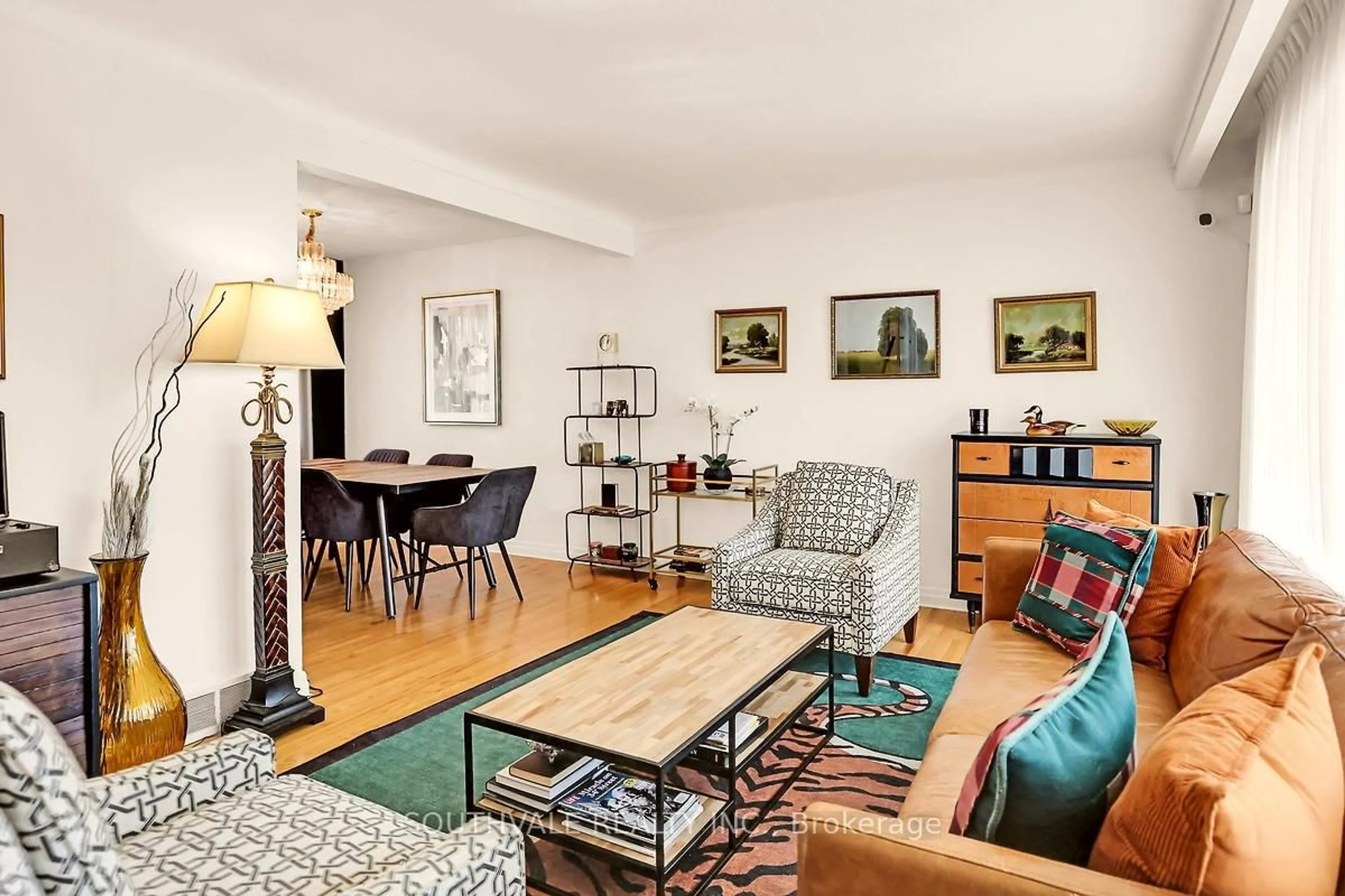 Living room with furniture, unknown for 305 Centre St, Niagara-on-the-Lake Ontario L0S 1J0