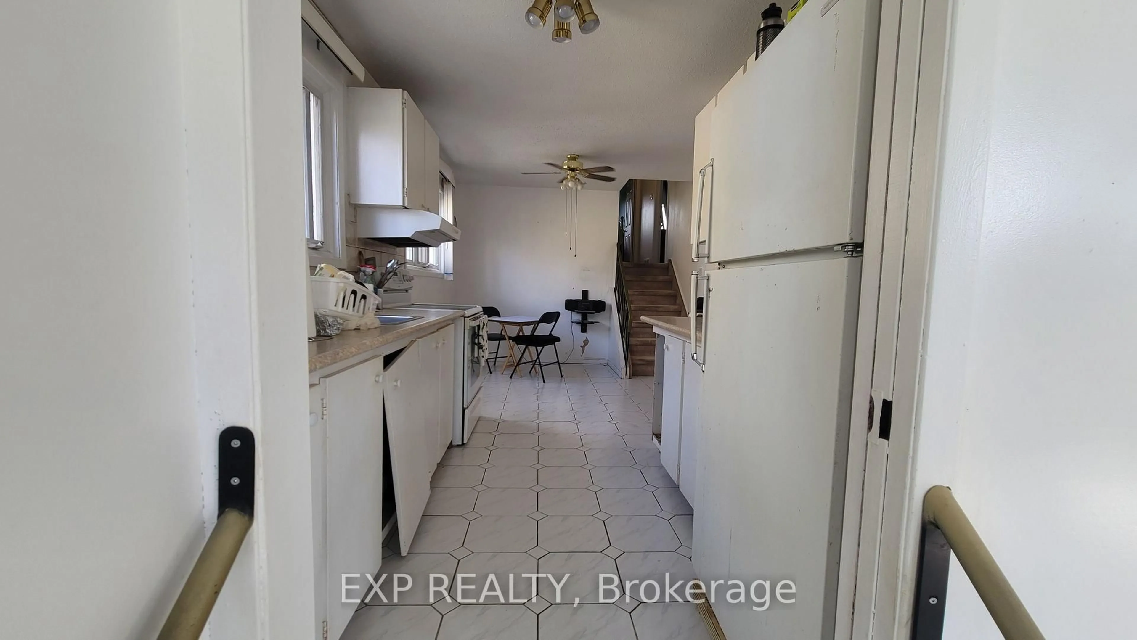 Unknown for 1747 Heron Rd, Ottawa Ontario K1V 6A2