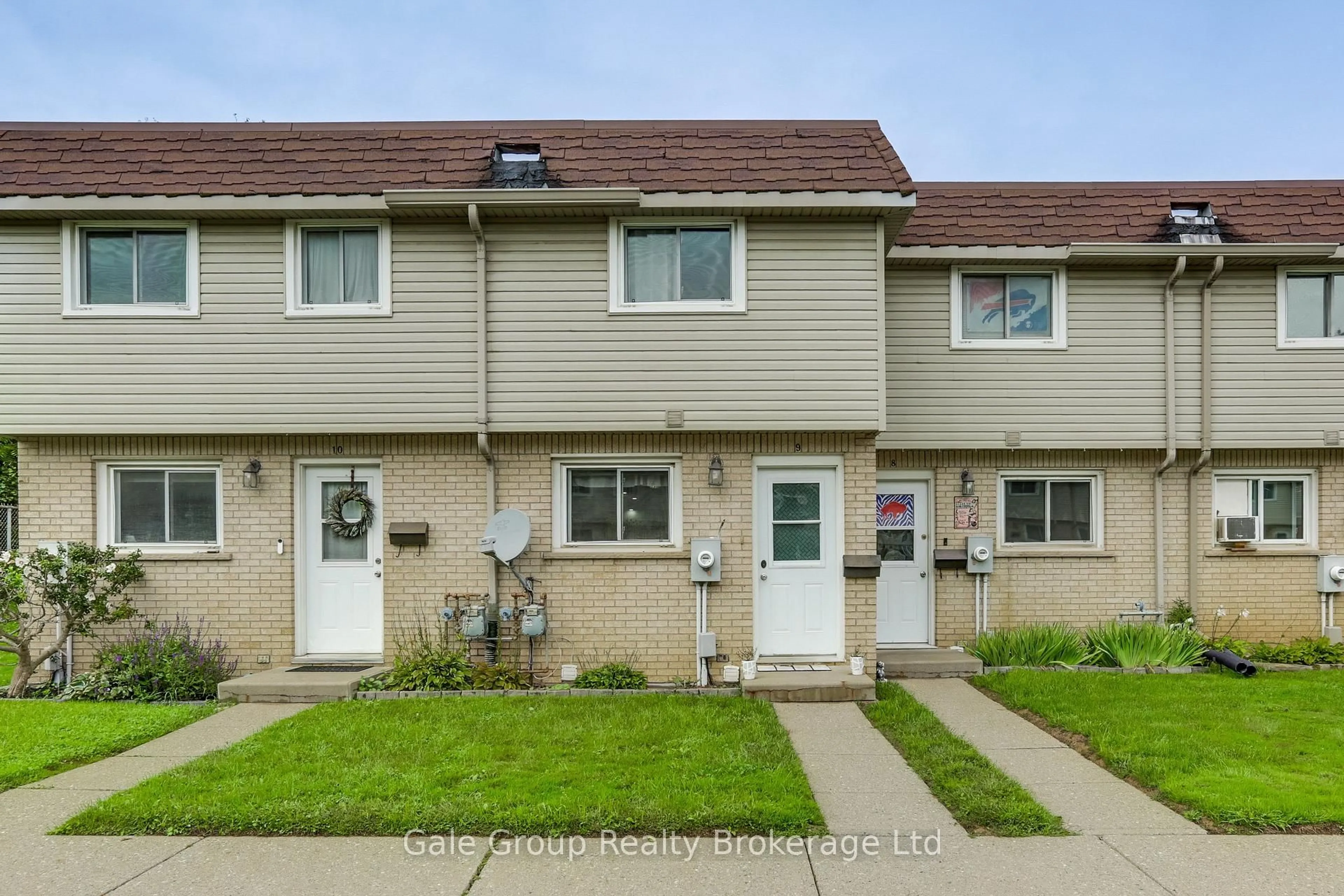 Home with vinyl exterior material, street for 105 Springbank Ave #9, Woodstock Ontario N4S 7P7