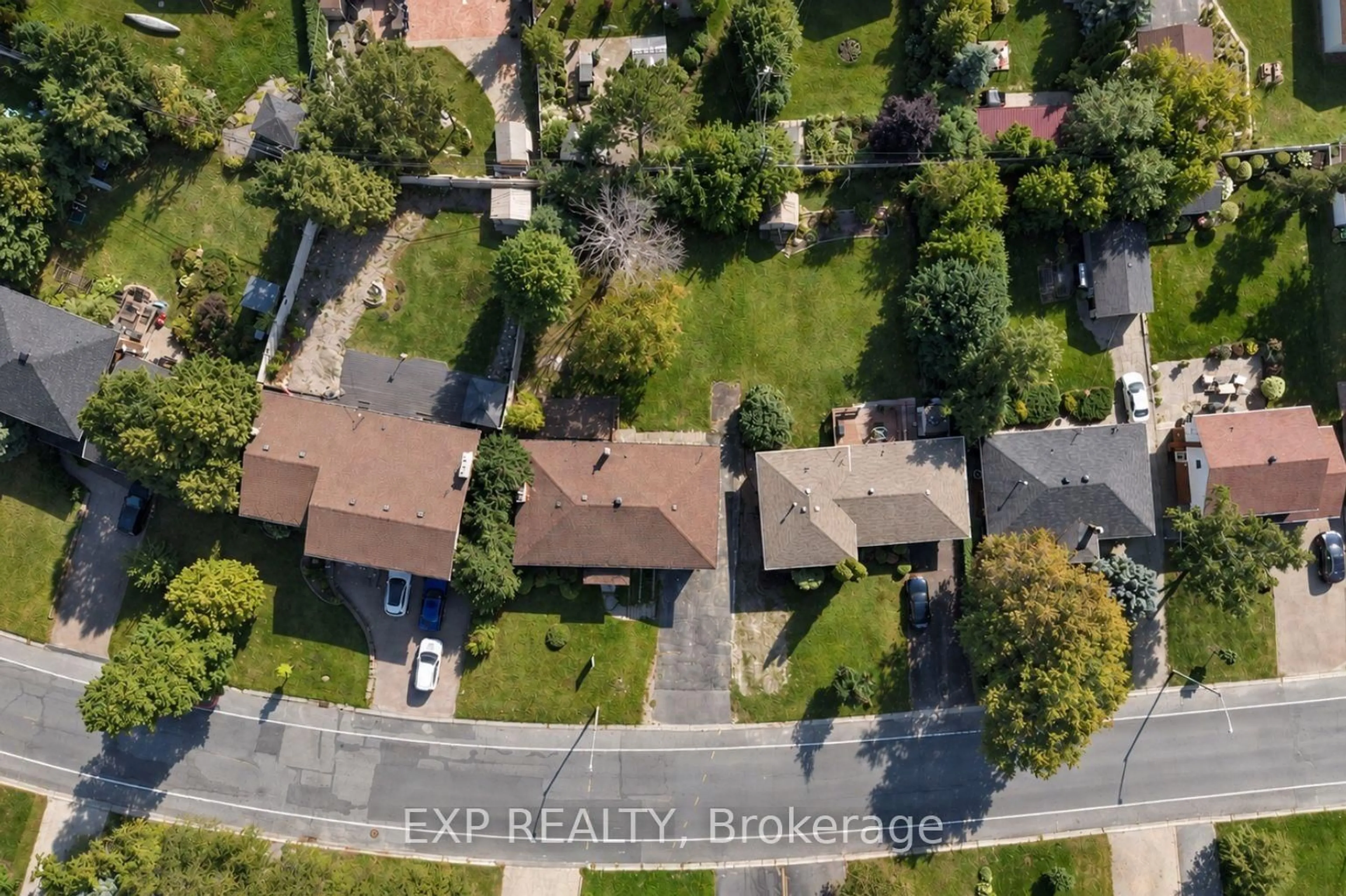 A pic from outside/outdoor area/front of a property/back of a property/a pic from drone, street for 1240 Montrose Ave, Greater Sudbury Ontario P3A 3B8