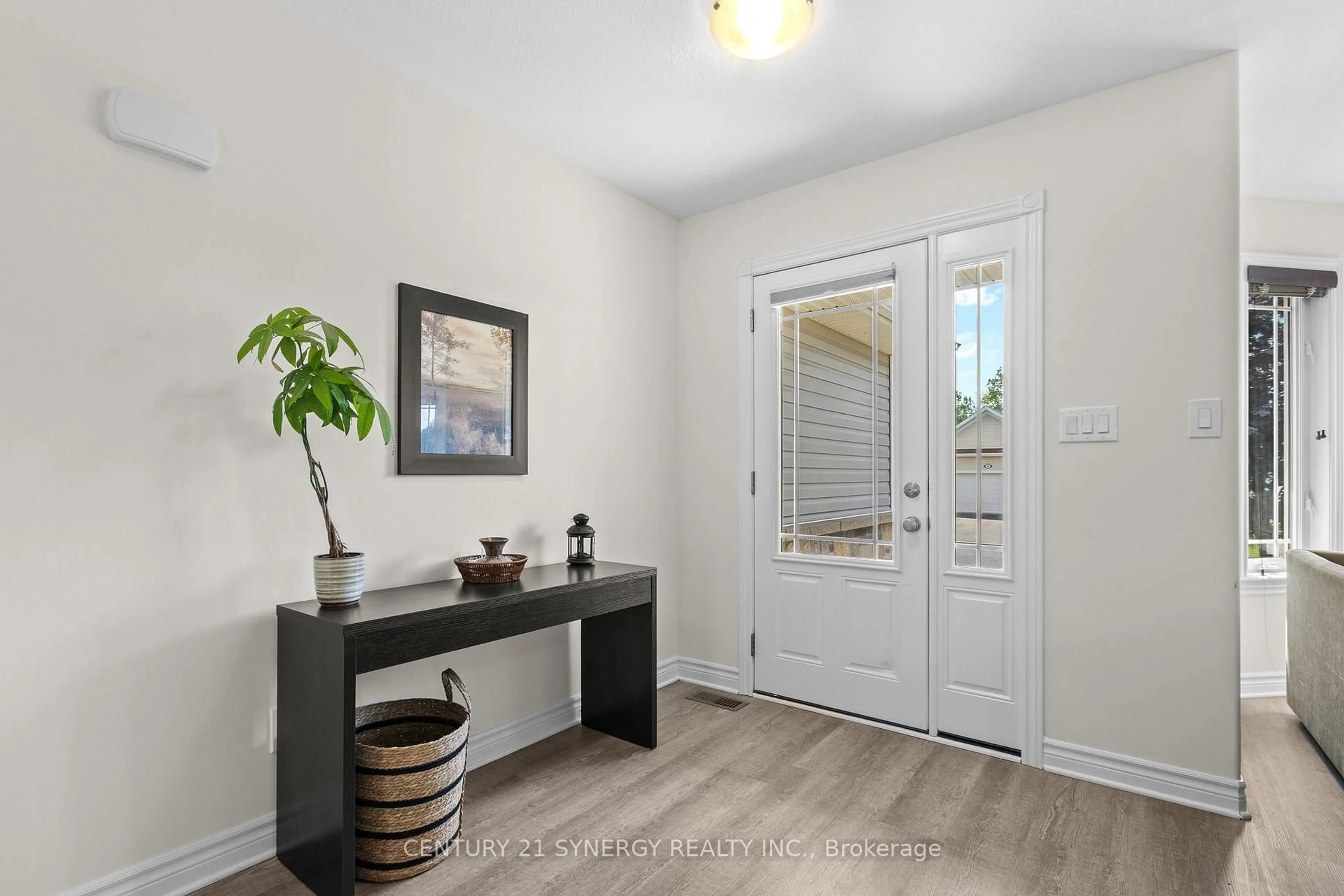 Indoor entryway for 7 Westerra Way, North Grenville Ontario K0G 1J0