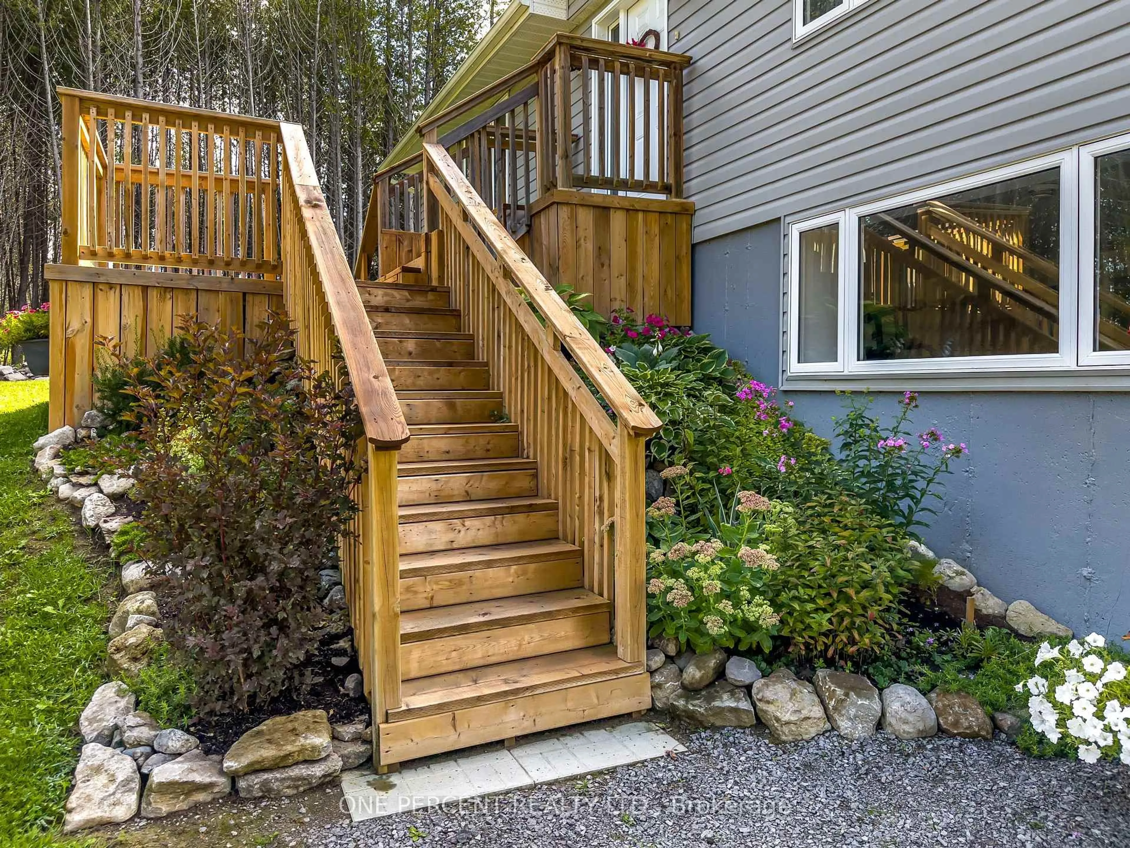 Stairs for 1013 Harold Rd, Stirling Ontario K0K 3E0