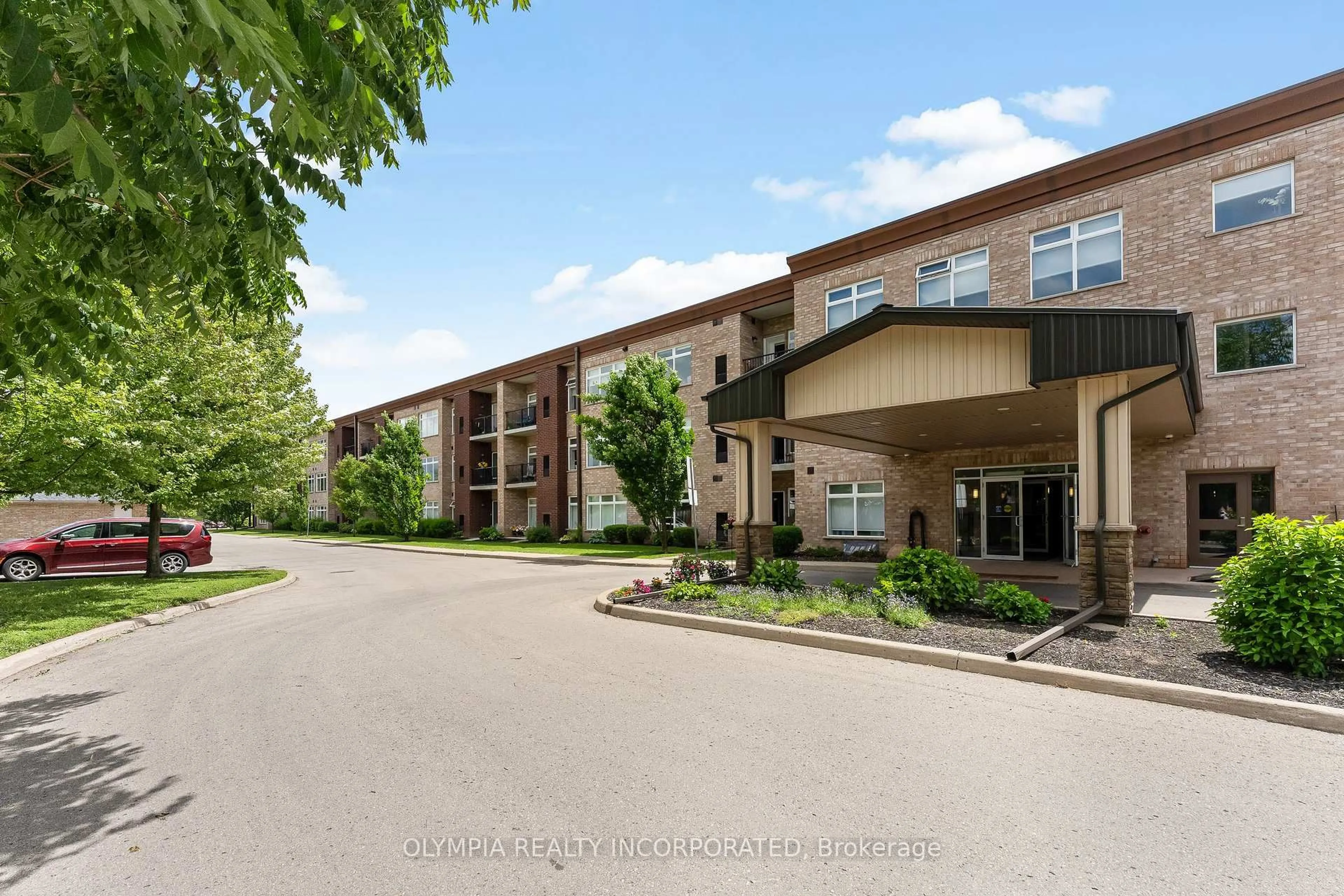 Patio, unknown for 4644 Pettit Ave #119, Niagara Falls Ontario L2E 0B4