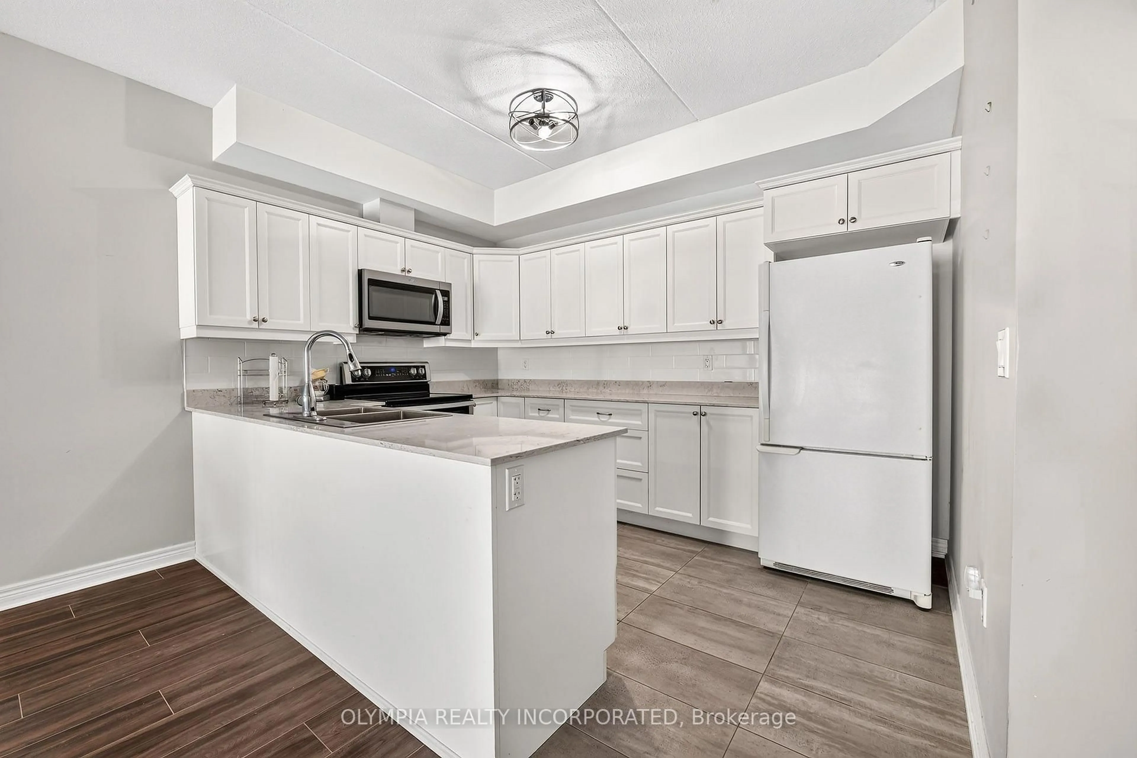 Open concept kitchen, unknown for 4644 Pettit Ave #119, Niagara Falls Ontario L2E 0B4