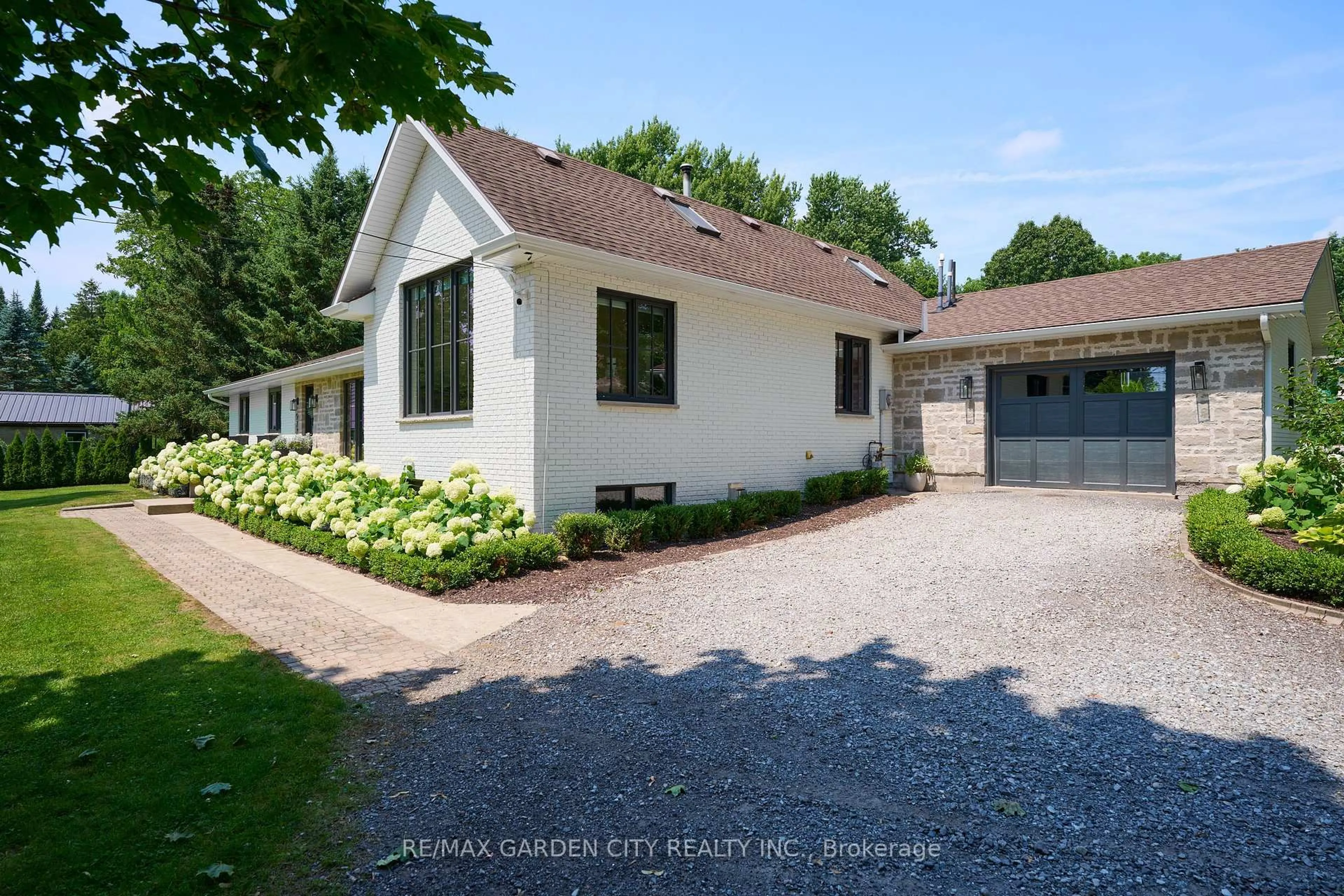 Home with brick exterior material, street for 377 Canboro Rd, Pelham Ontario L0S 1M0