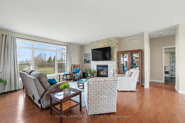 10 Old Kingston Rd, Rideau Lakes 3