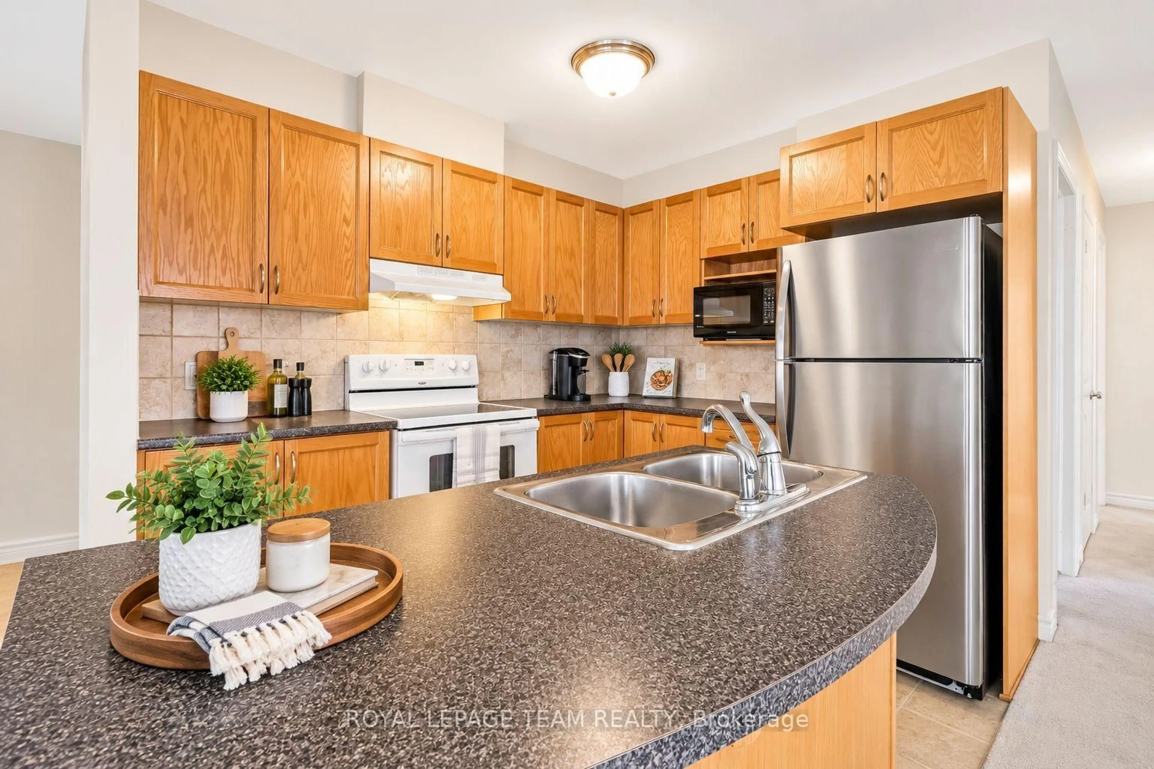 Standard kitchen, unknown for 200 Paseo Private #6, Ottawa Ontario K2G 4N7