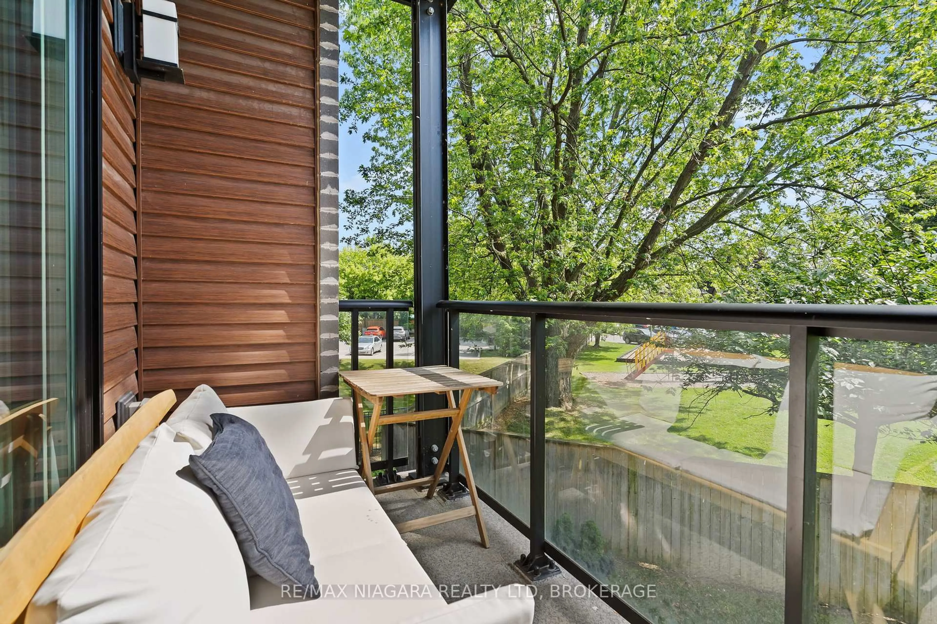 Patio, water/lake/river/ocean view for 212 Lakeport Rd #203, St. Catharines Ontario L2N 4R5