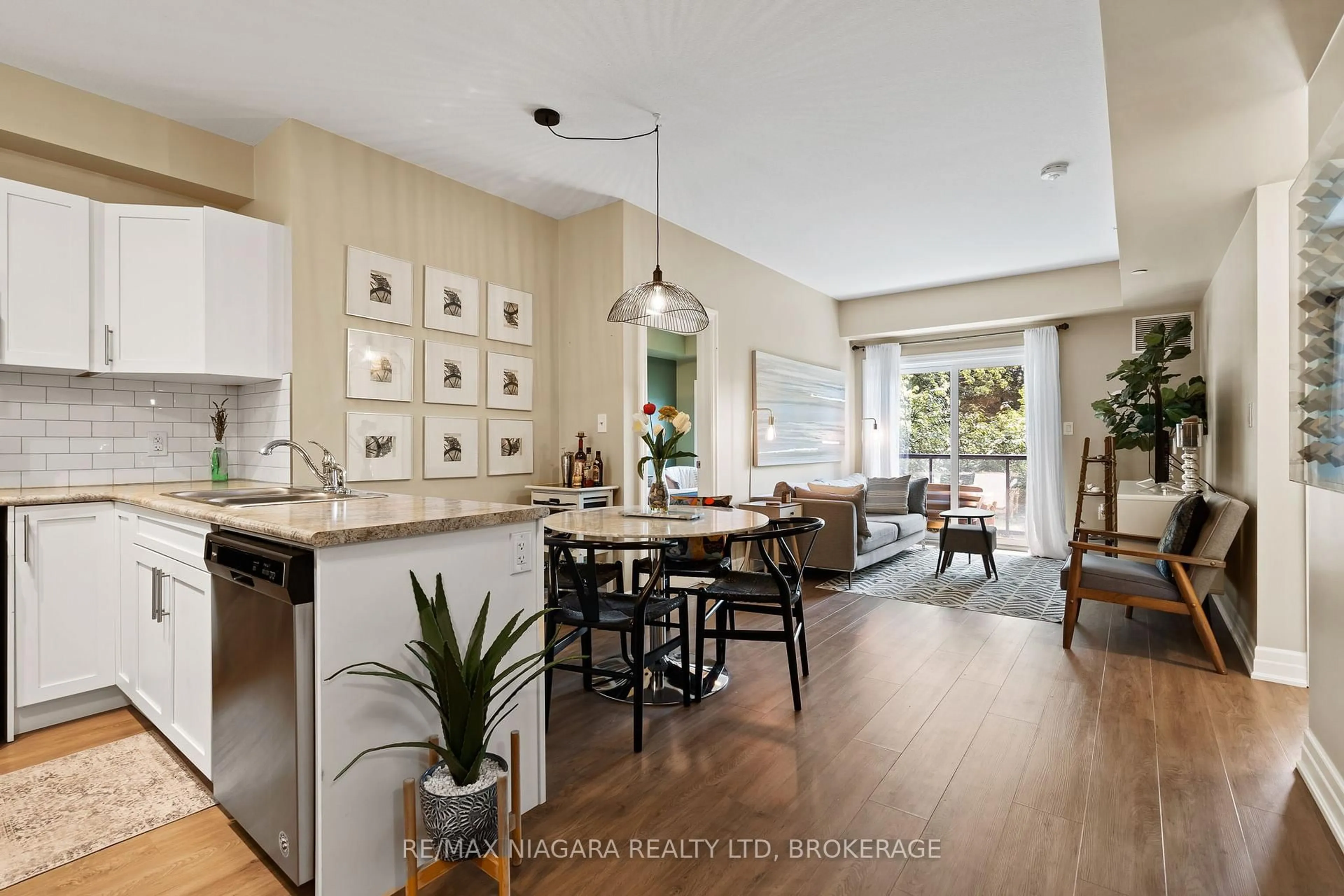 Open concept kitchen, unknown for 212 Lakeport Rd #203, St. Catharines Ontario L2N 4R5