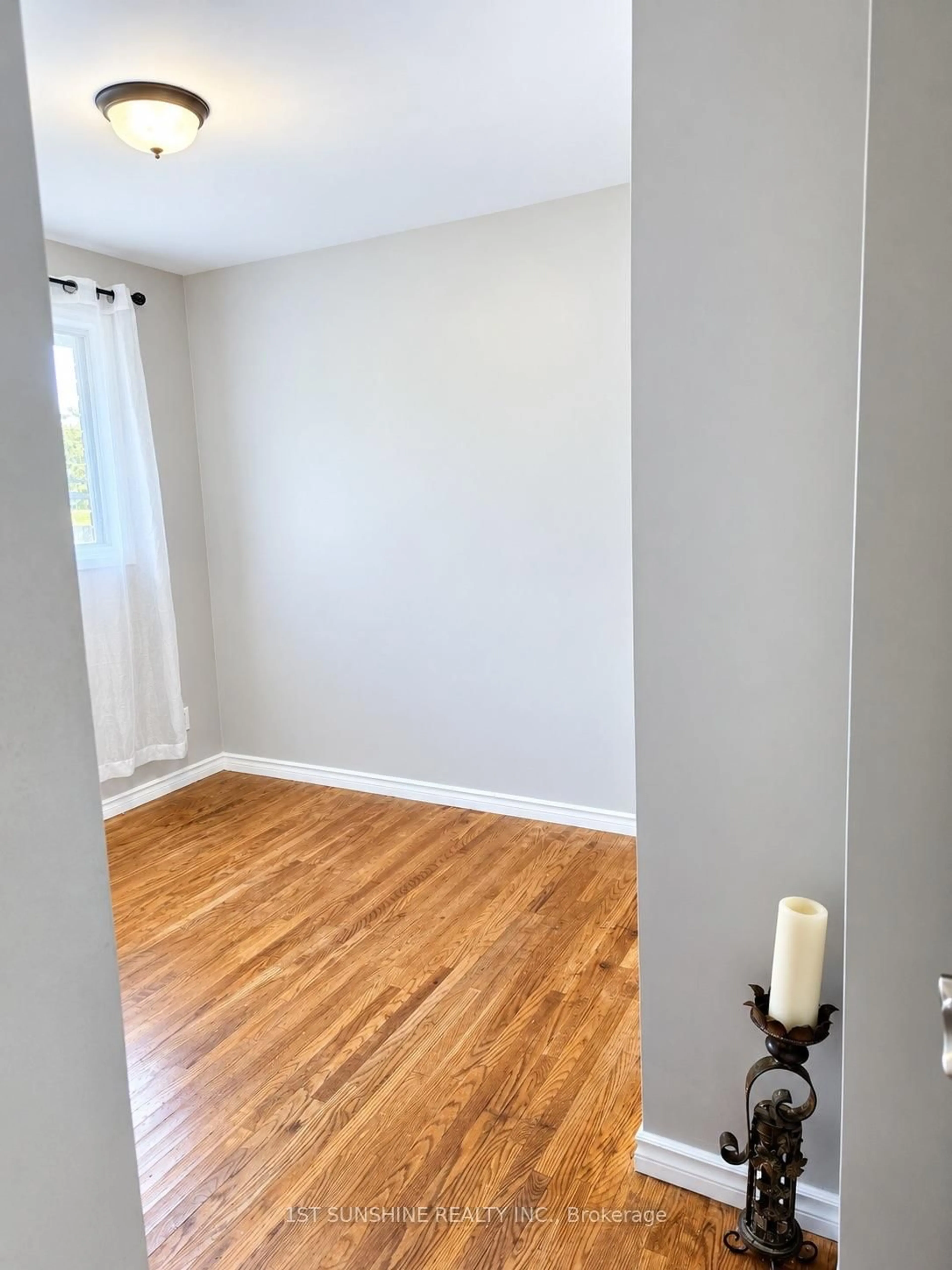 A pic of a room for 65 Winding Way, Brantford Ontario N3R 3S4