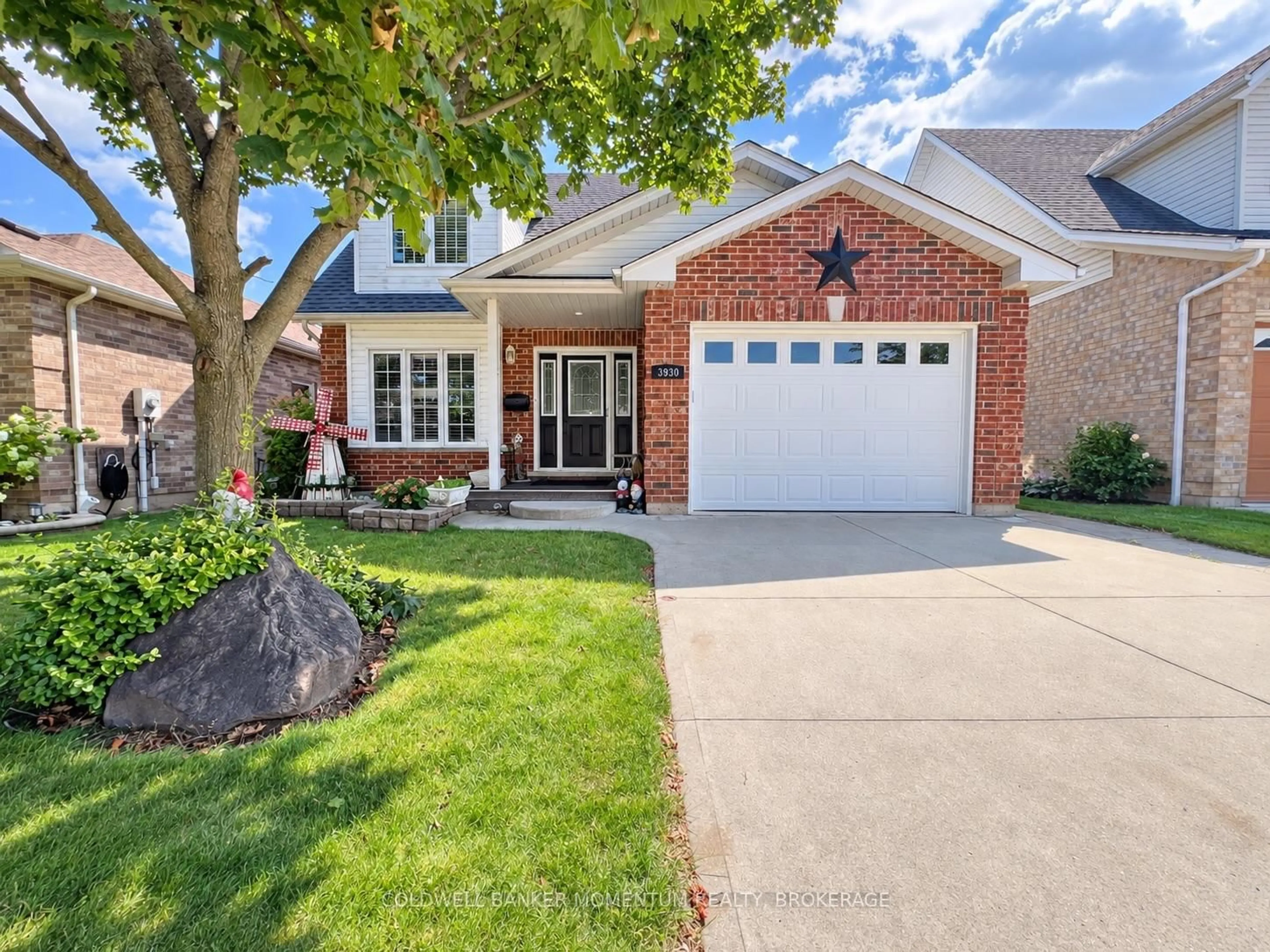 Home with brick exterior material, street for 3930 Durban Lane, Lincoln Ontario L0R 2C0