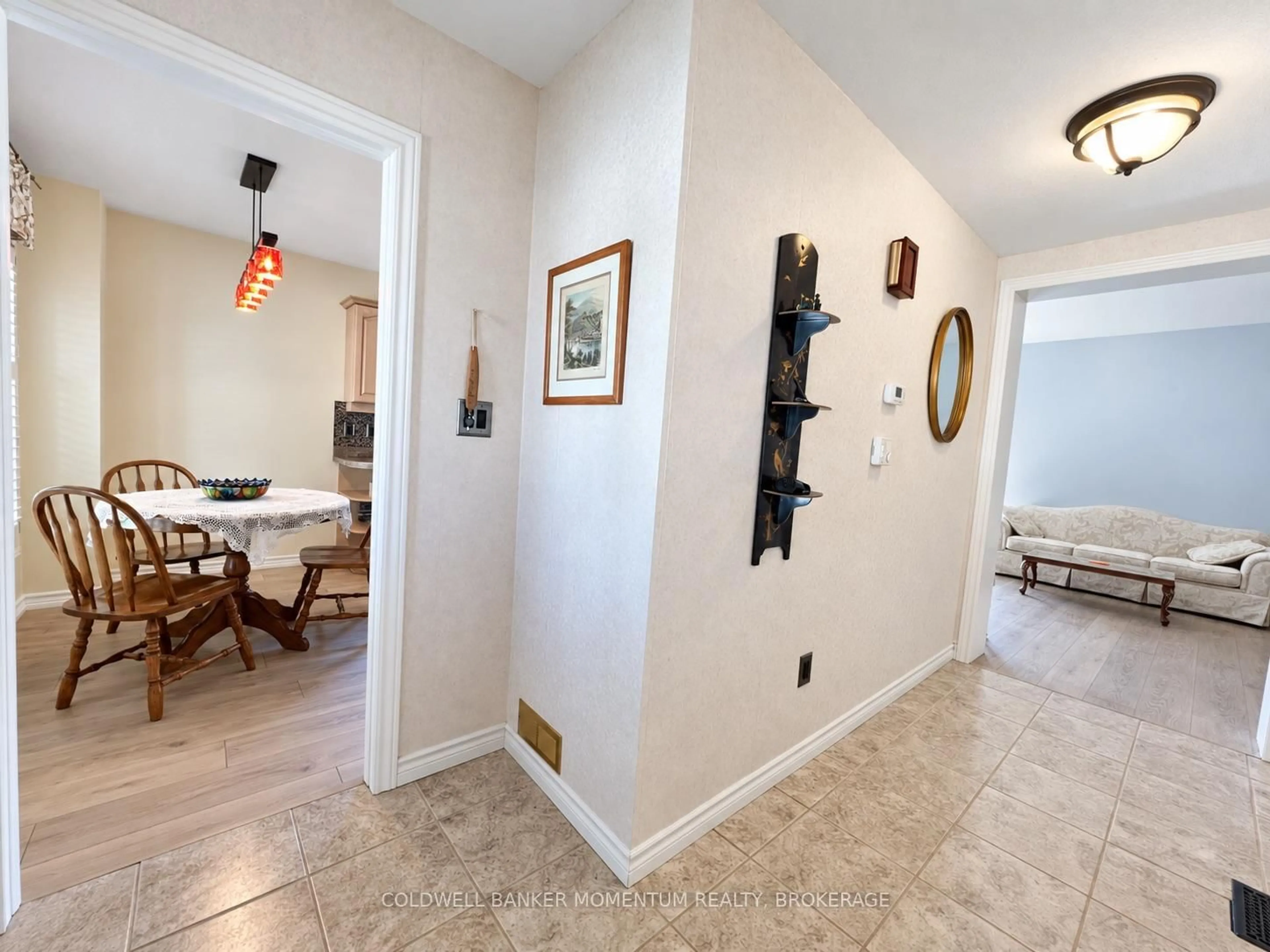 Indoor entryway for 3930 Durban Lane, Lincoln Ontario L0R 2C0