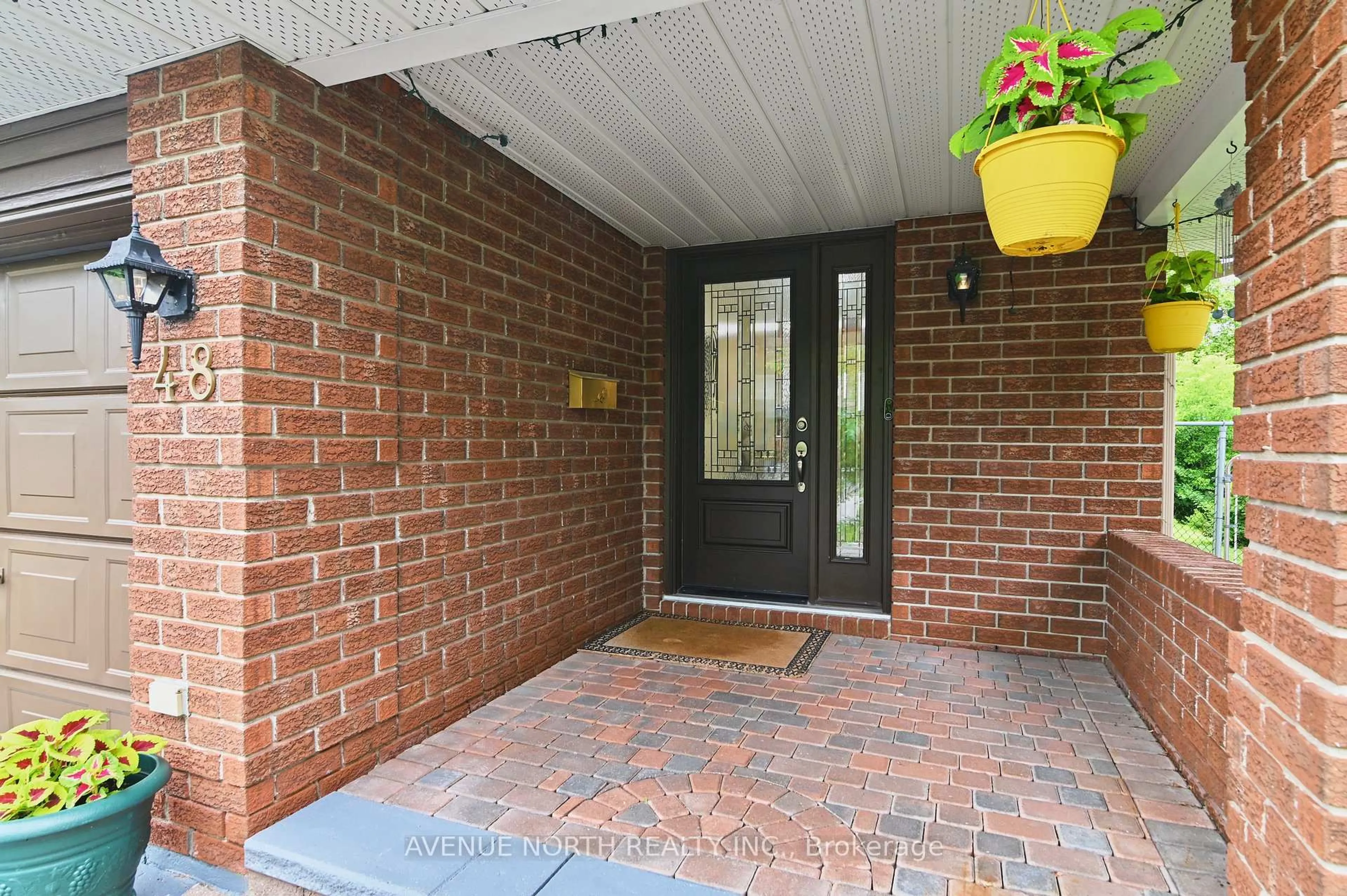 Indoor entryway for 48 Hackett St, Ottawa Ontario K1V 0P5