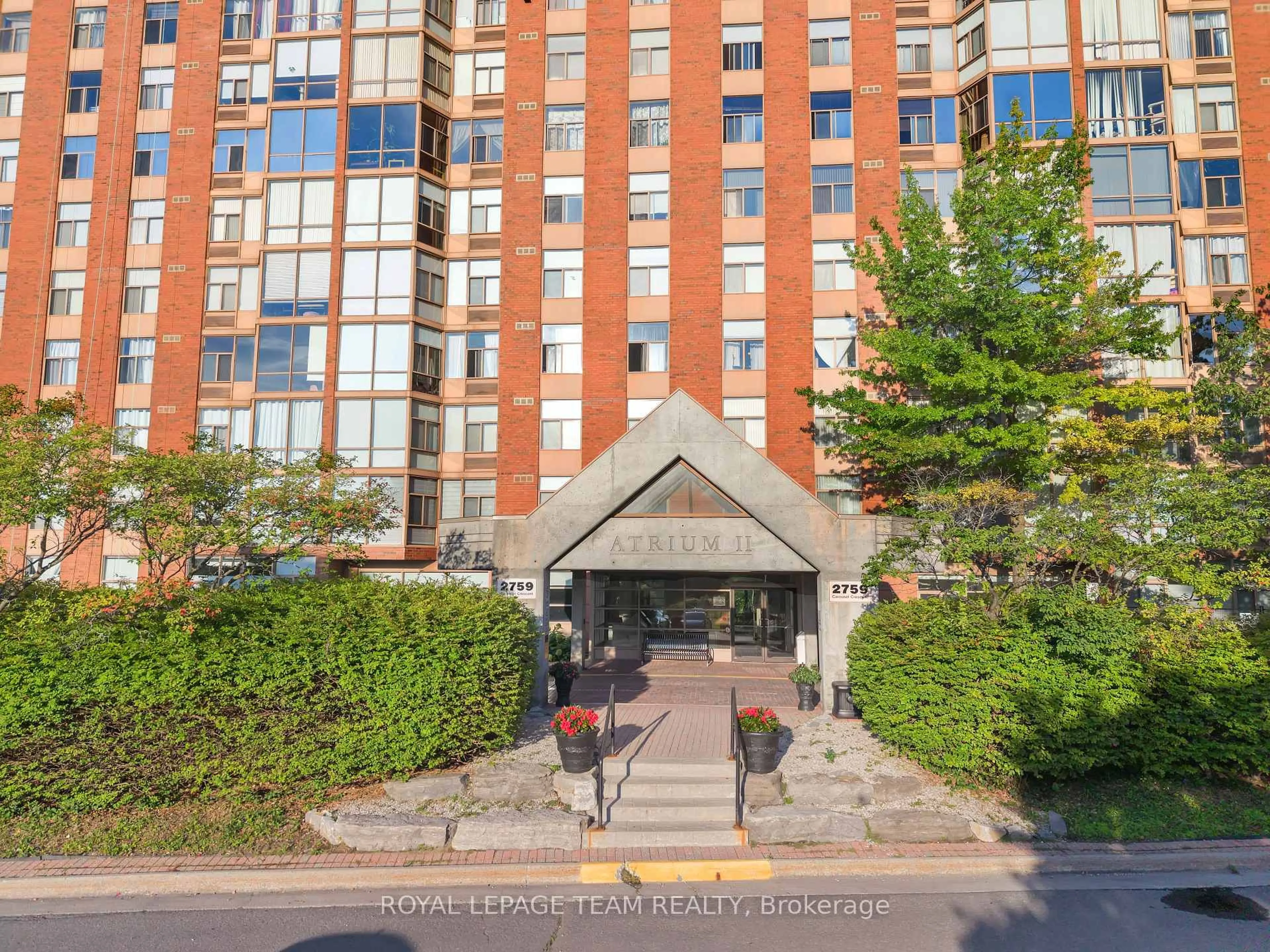 Indoor foyer for 2759 Carousel Cres #501, Ottawa Ontario K1T 2N5