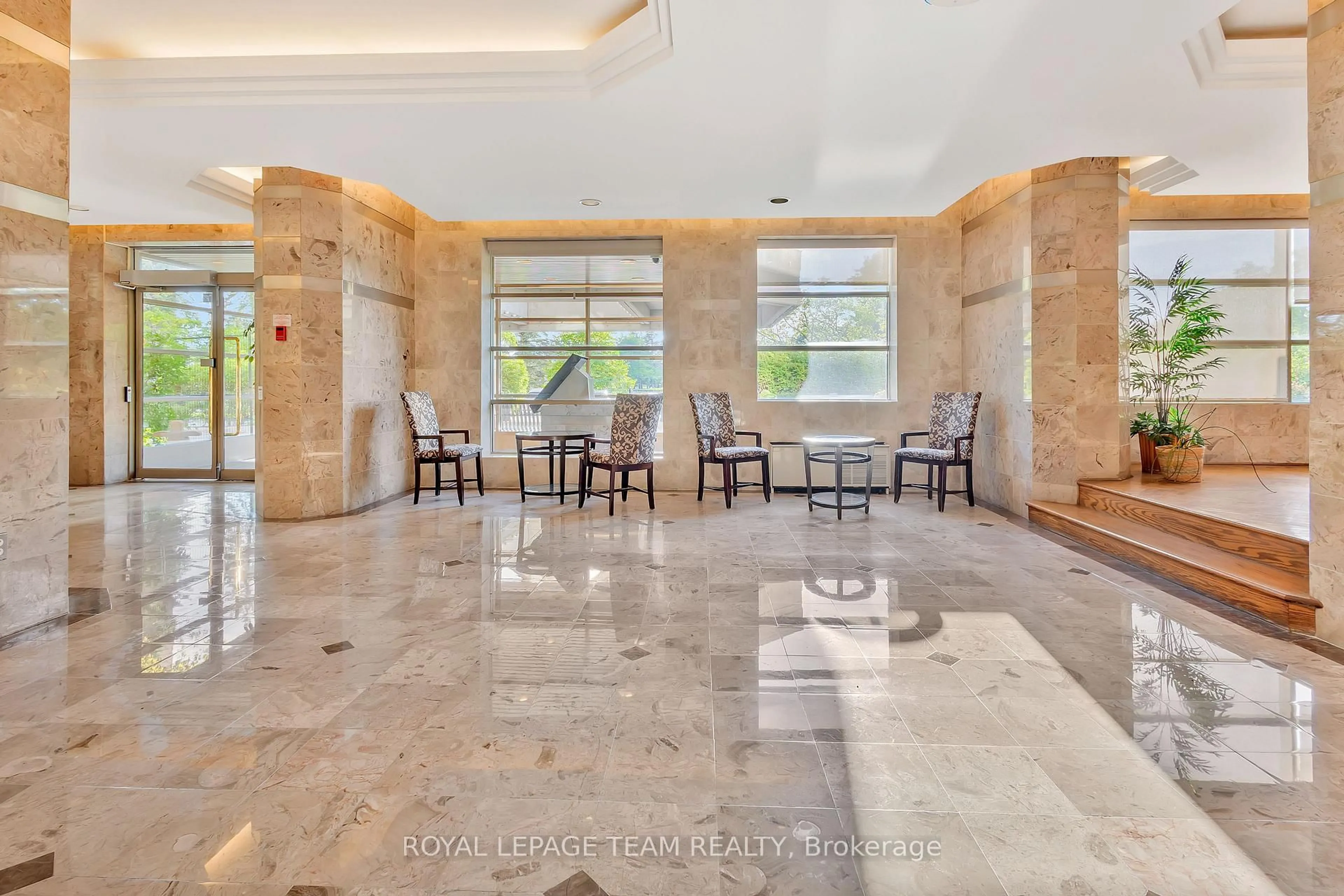Lobby for 2759 Carousel Cres #501, Ottawa Ontario K1T 2N5