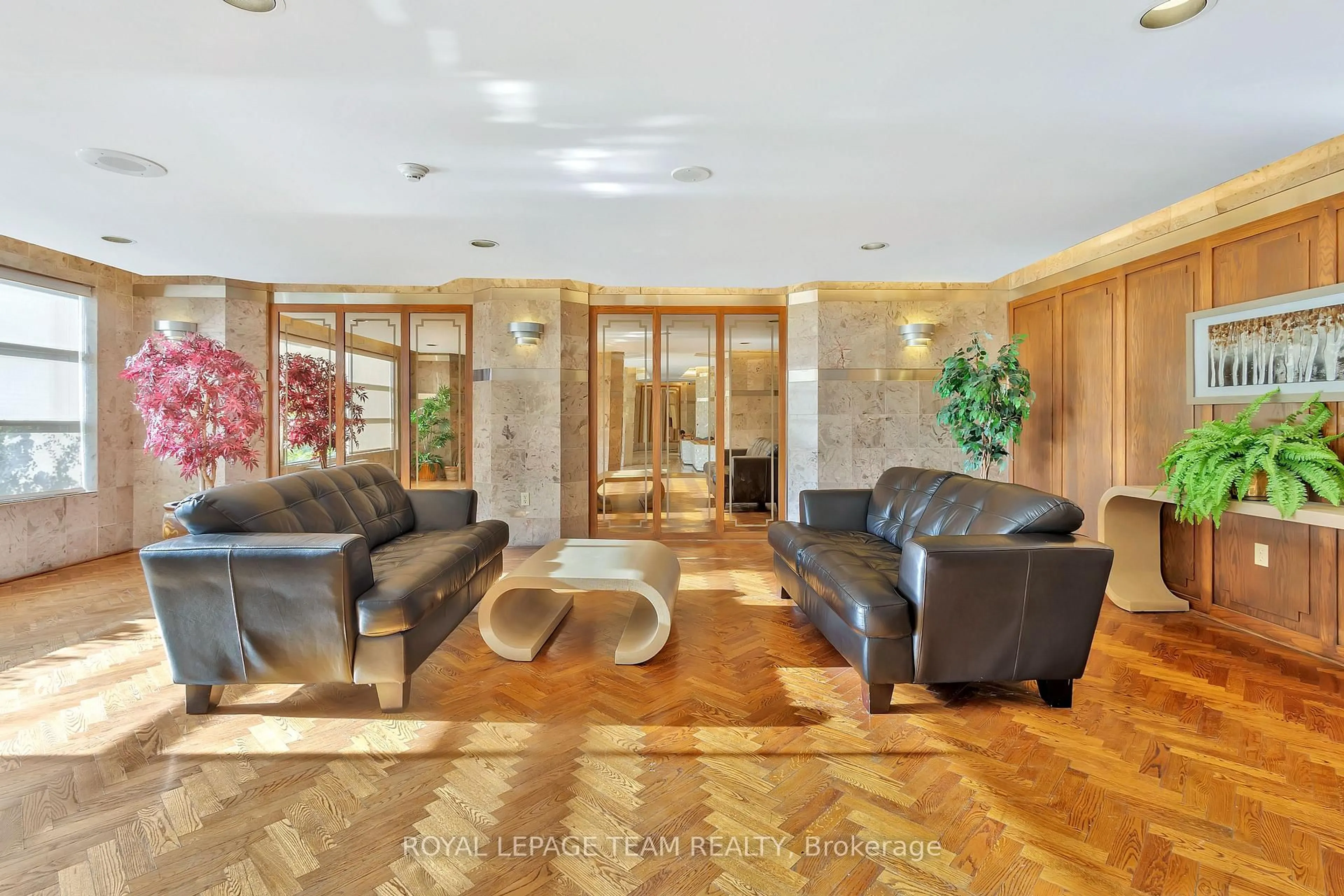 Lobby for 2759 Carousel Cres #501, Ottawa Ontario K1T 2N5