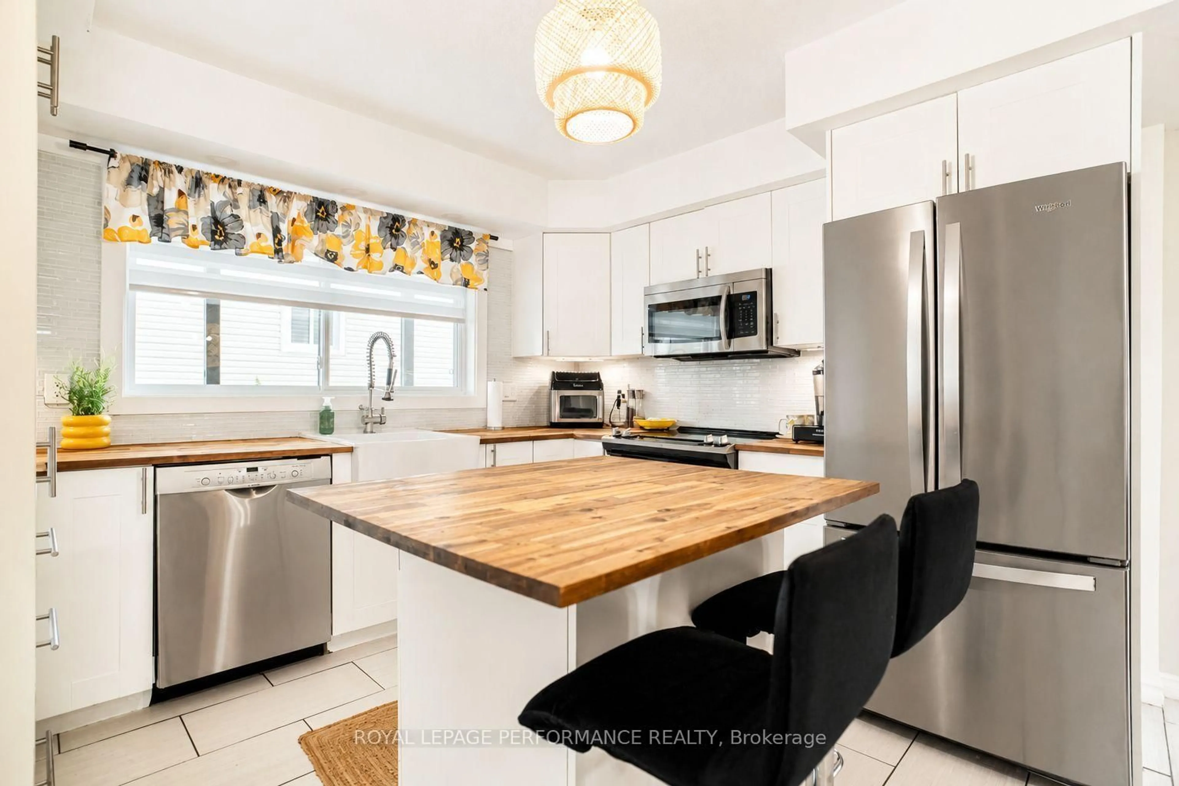 Open concept kitchen, unknown for 332 Catherine St, Hawkesbury Ontario K6A 1Z6