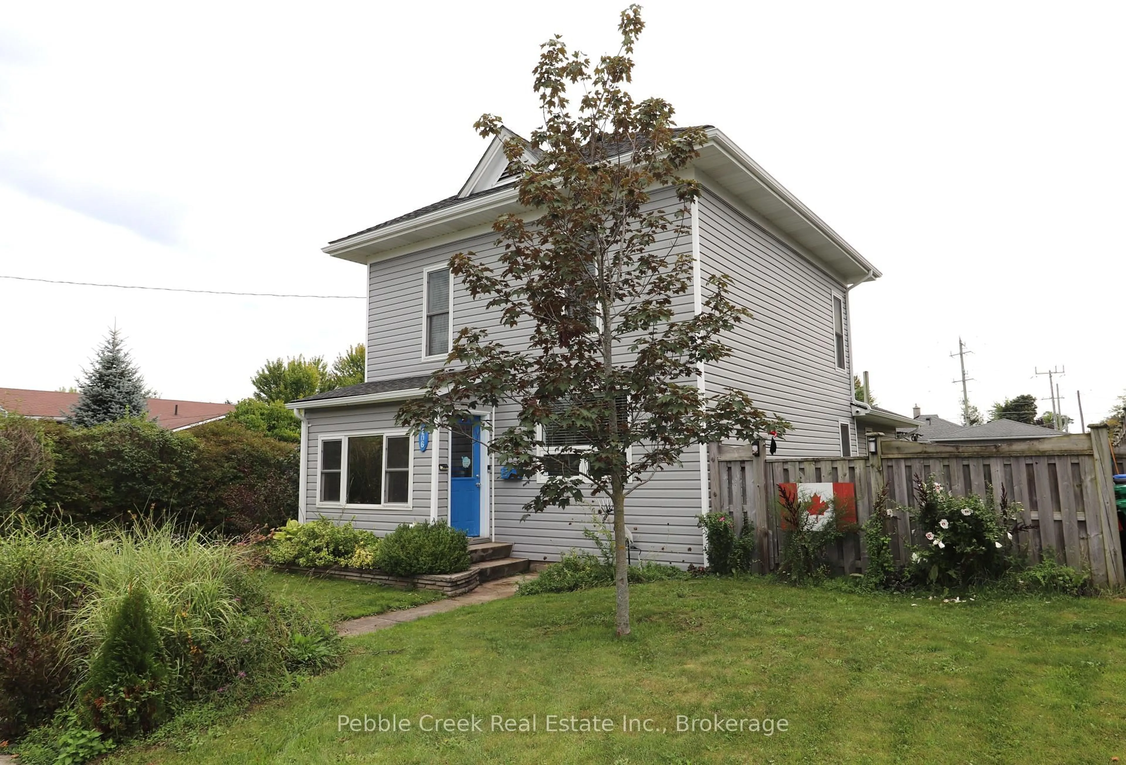 A pic from outside/outdoor area/front of a property/back of a property/a pic from drone, street for 206 Picton St, Goderich Ontario N7A 1J8
