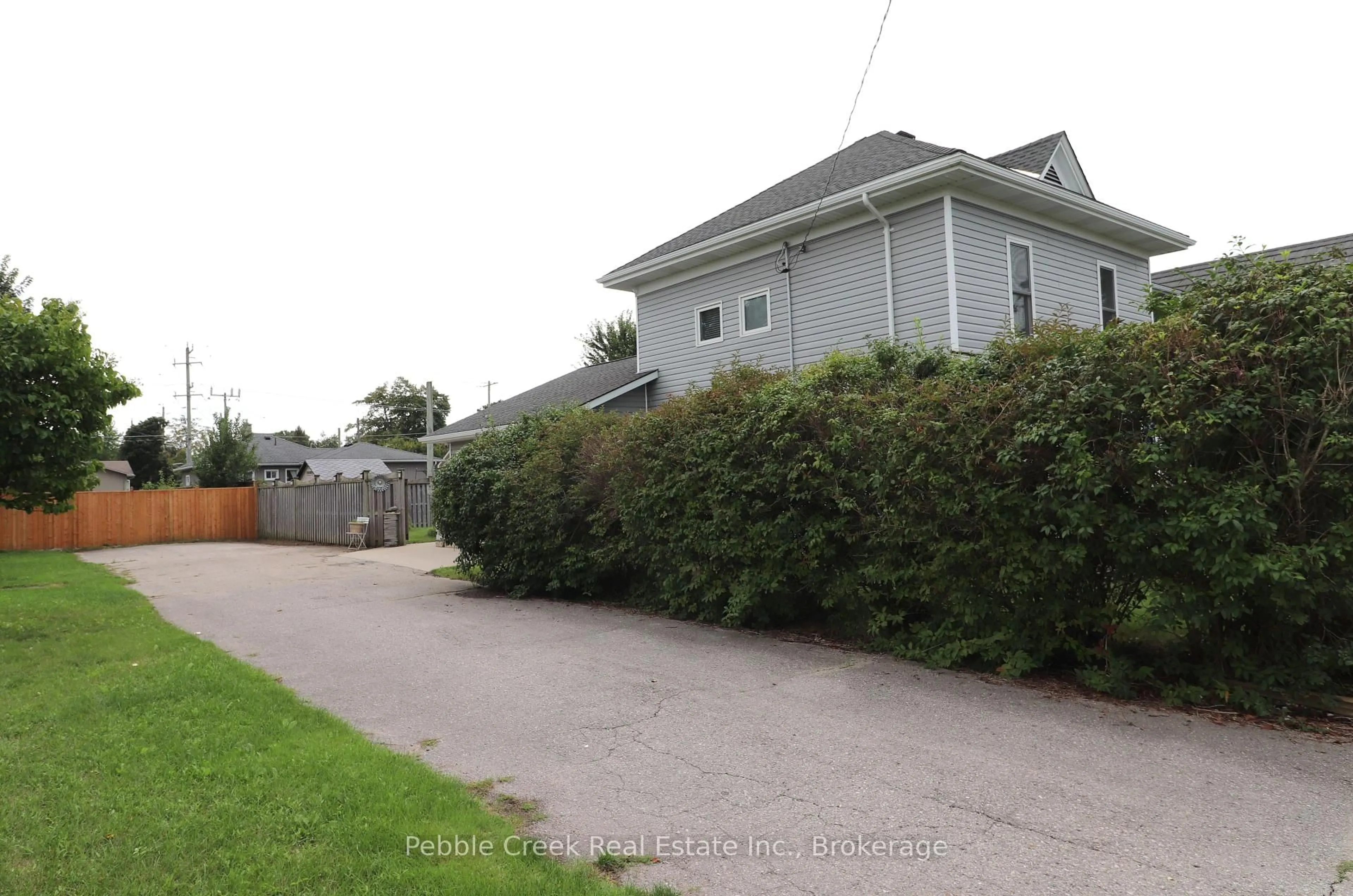 A pic from outside/outdoor area/front of a property/back of a property/a pic from drone, street for 206 Picton St, Goderich Ontario N7A 1J8