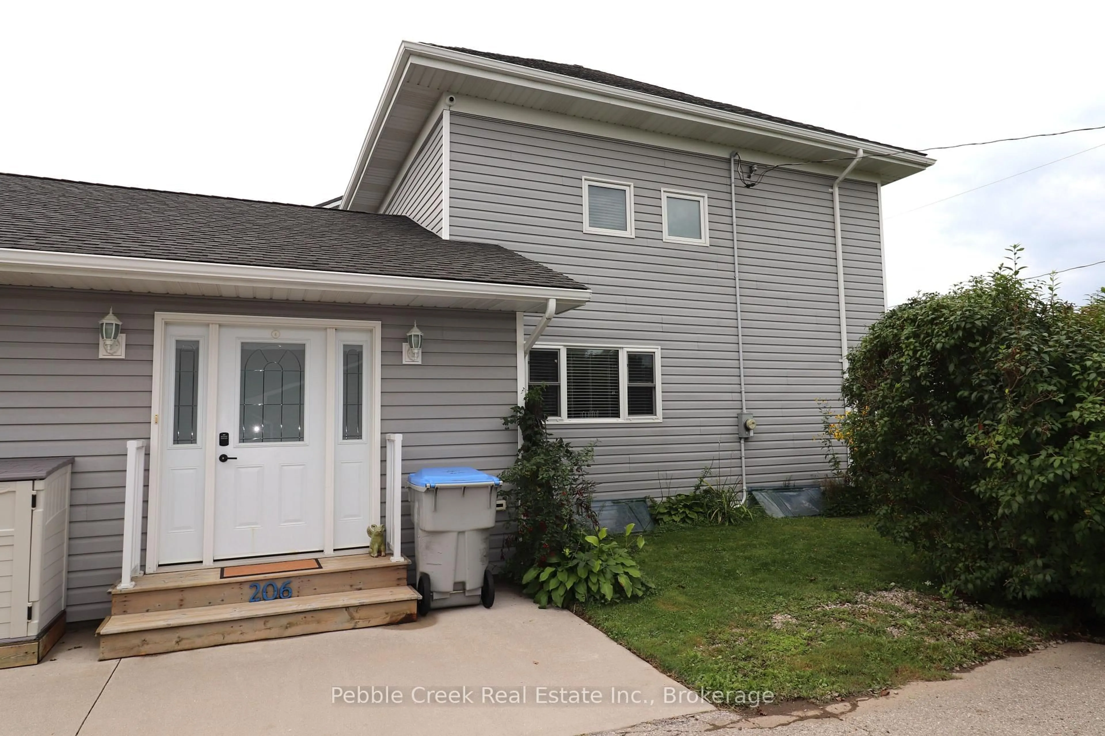 Home with vinyl exterior material, street for 206 Picton St, Goderich Ontario N7A 1J8