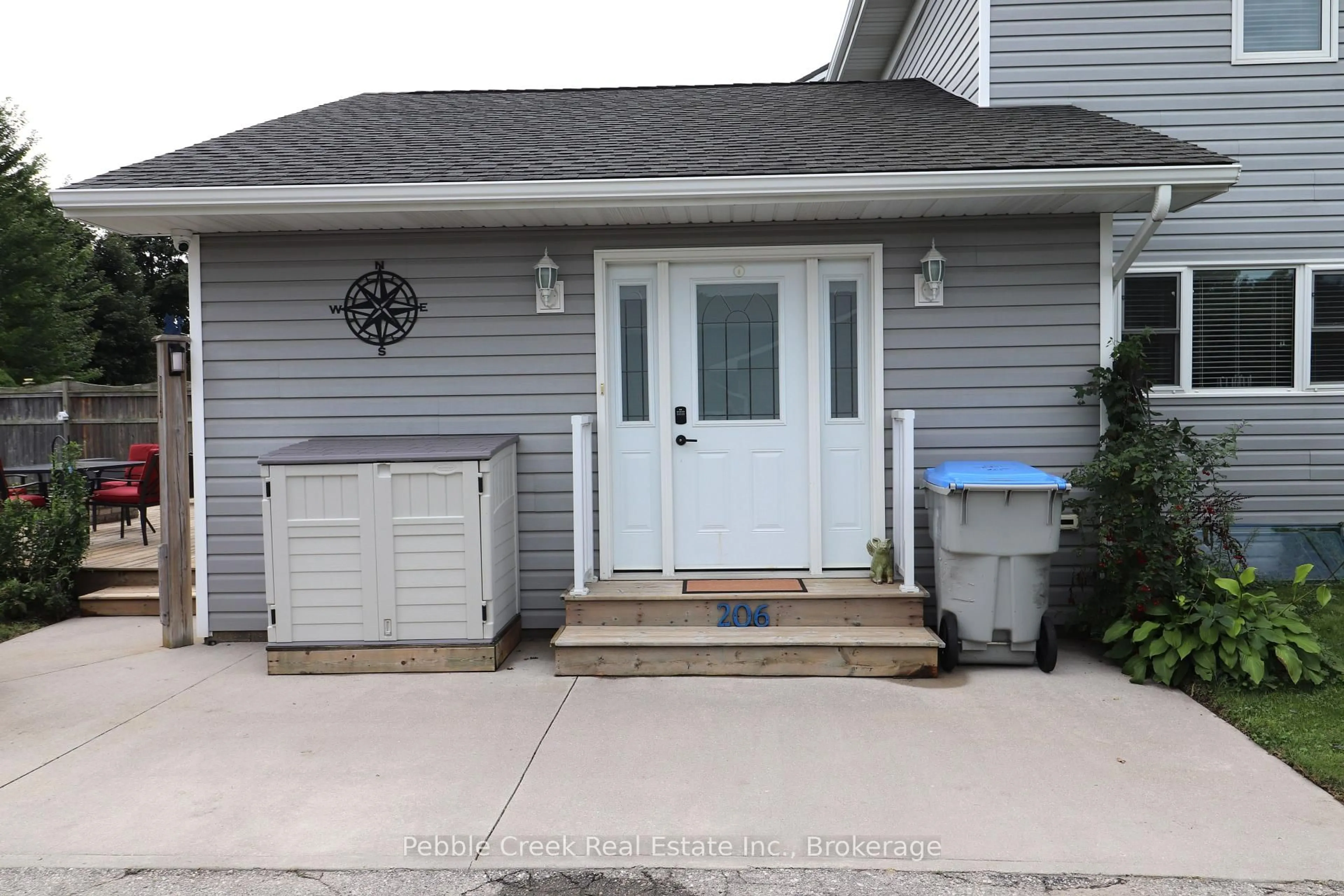Unknown for 206 Picton St, Goderich Ontario N7A 1J8