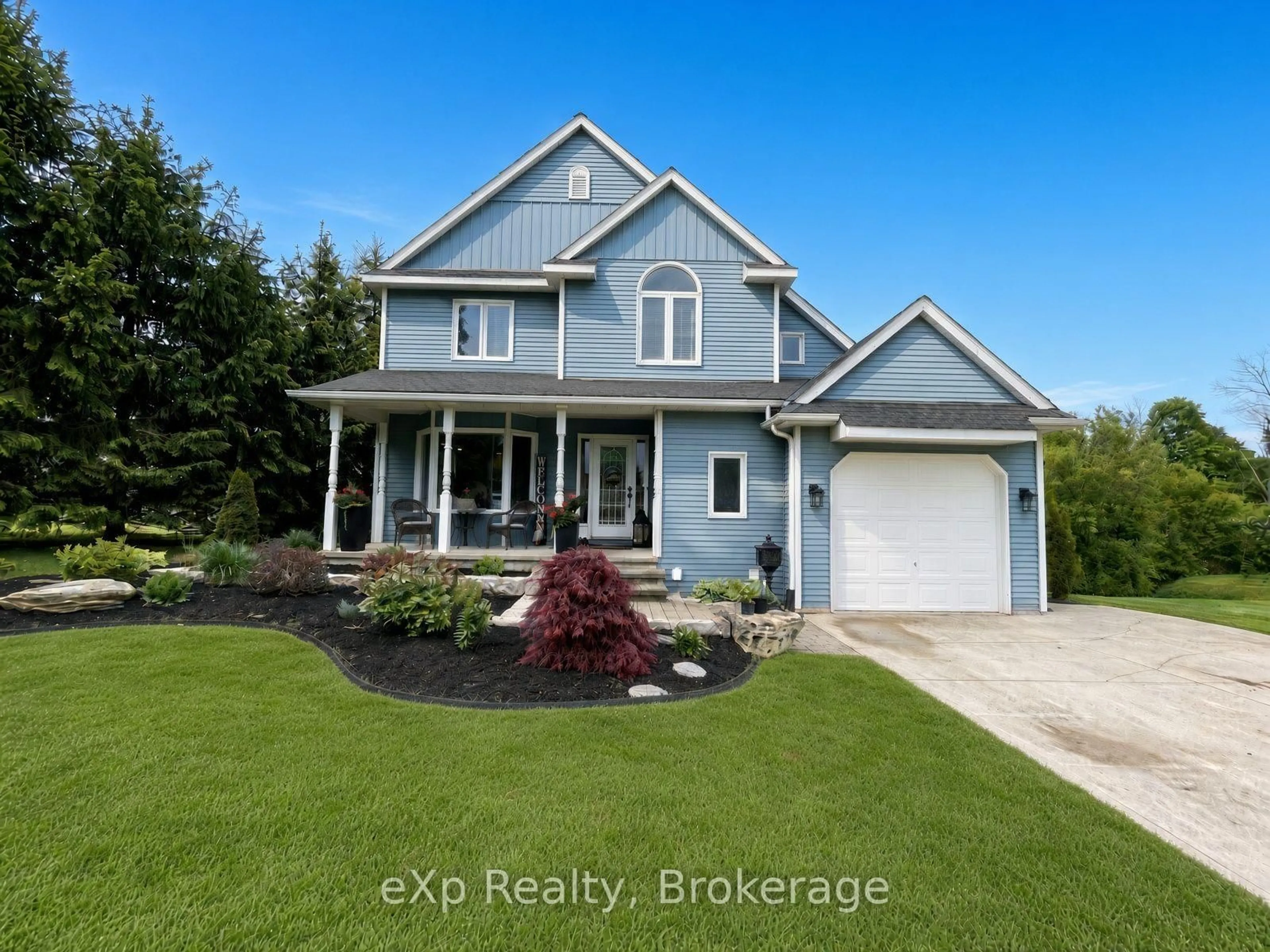 Home with vinyl exterior material, street for 3 GRAY Crt, South Bruce Ontario N0G 2J0