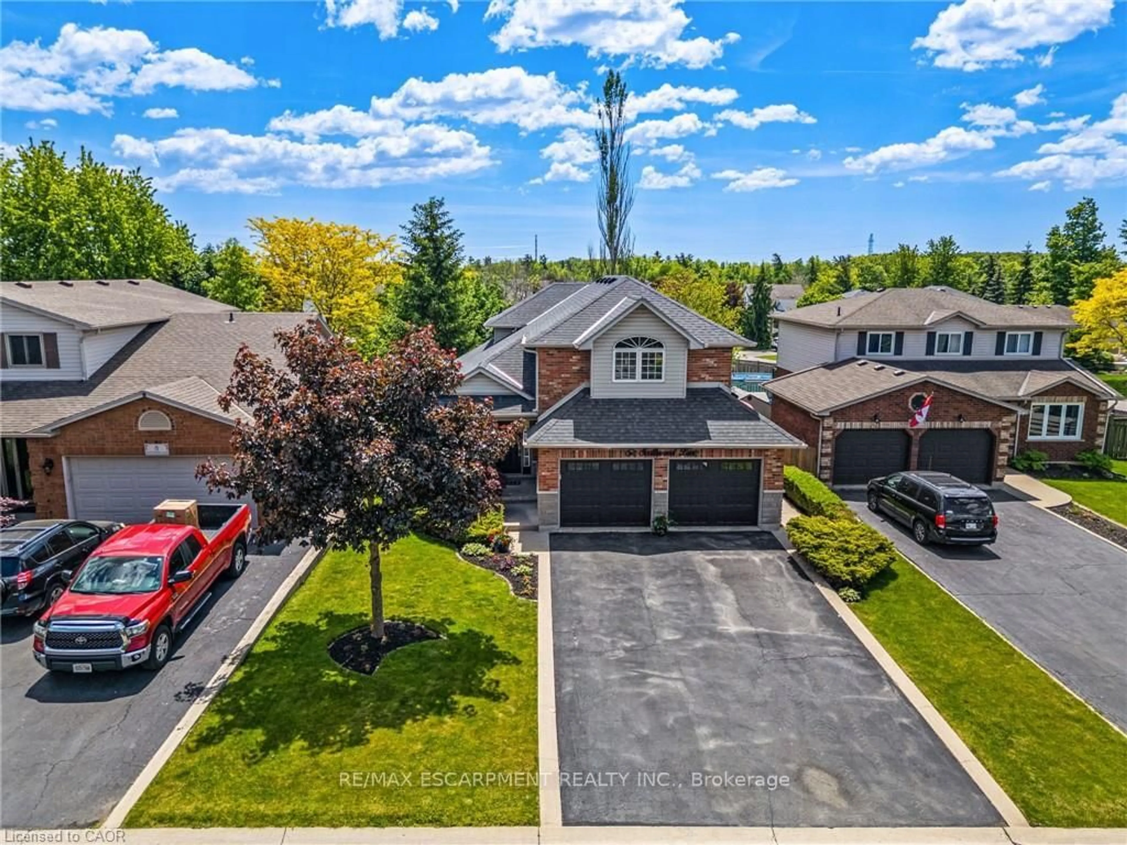 A pic from outside/outdoor area/front of a property/back of a property/a pic from drone, street for 6 Scottswood Lane, Haldimand Ontario N3W 2L6