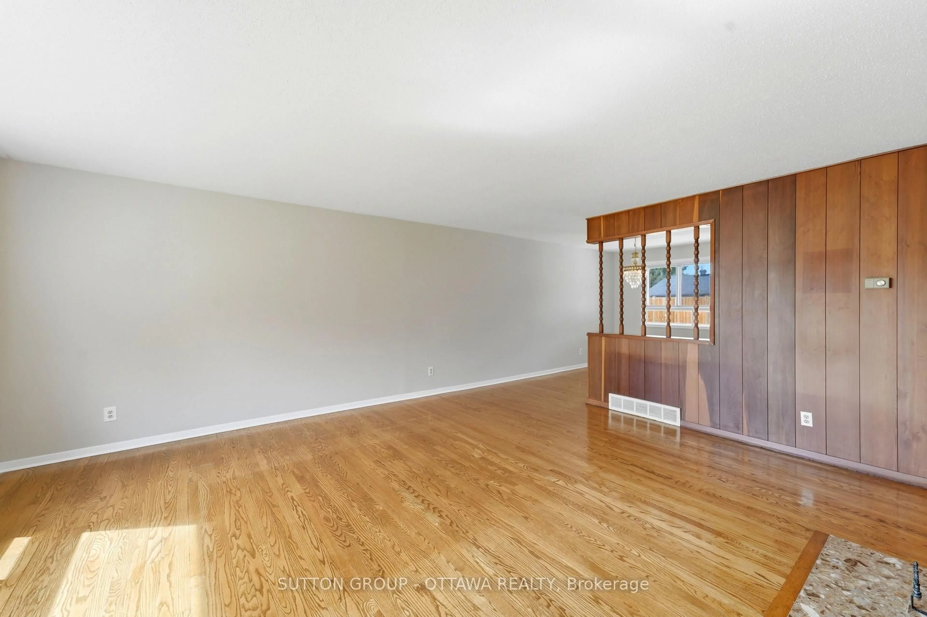 A pic of a room for 1981 Bel-Air Dr, Ottawa Ontario K2C 0X1