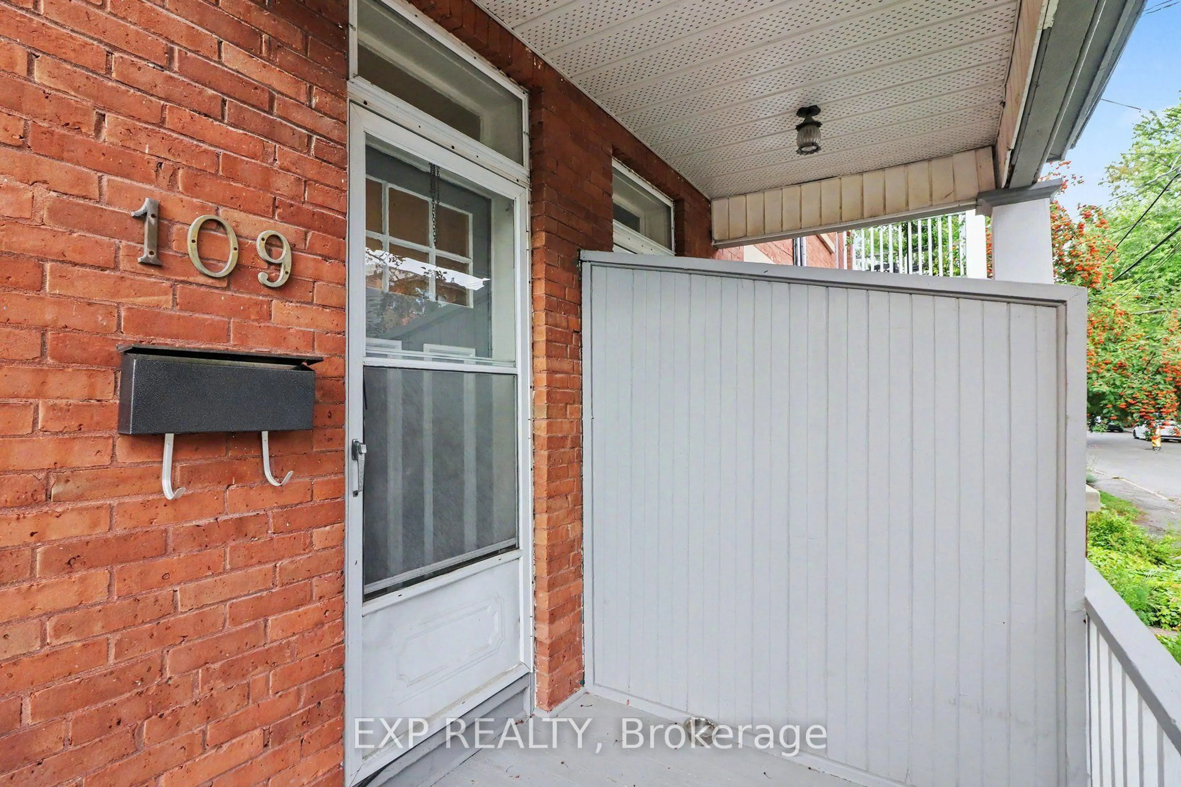 Unknown for 109 Hopewell Ave, Ottawa Ontario K1S 2Y9