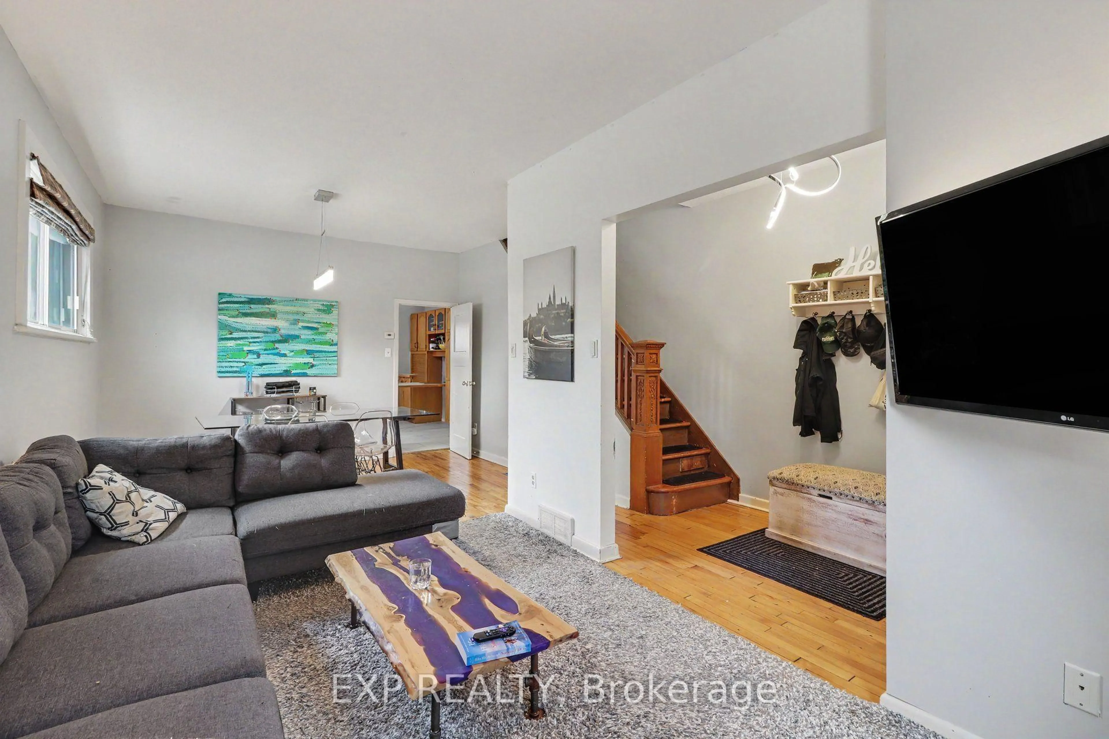 Living room with furniture, unknown for 109 Hopewell Ave, Ottawa Ontario K1S 2Y9