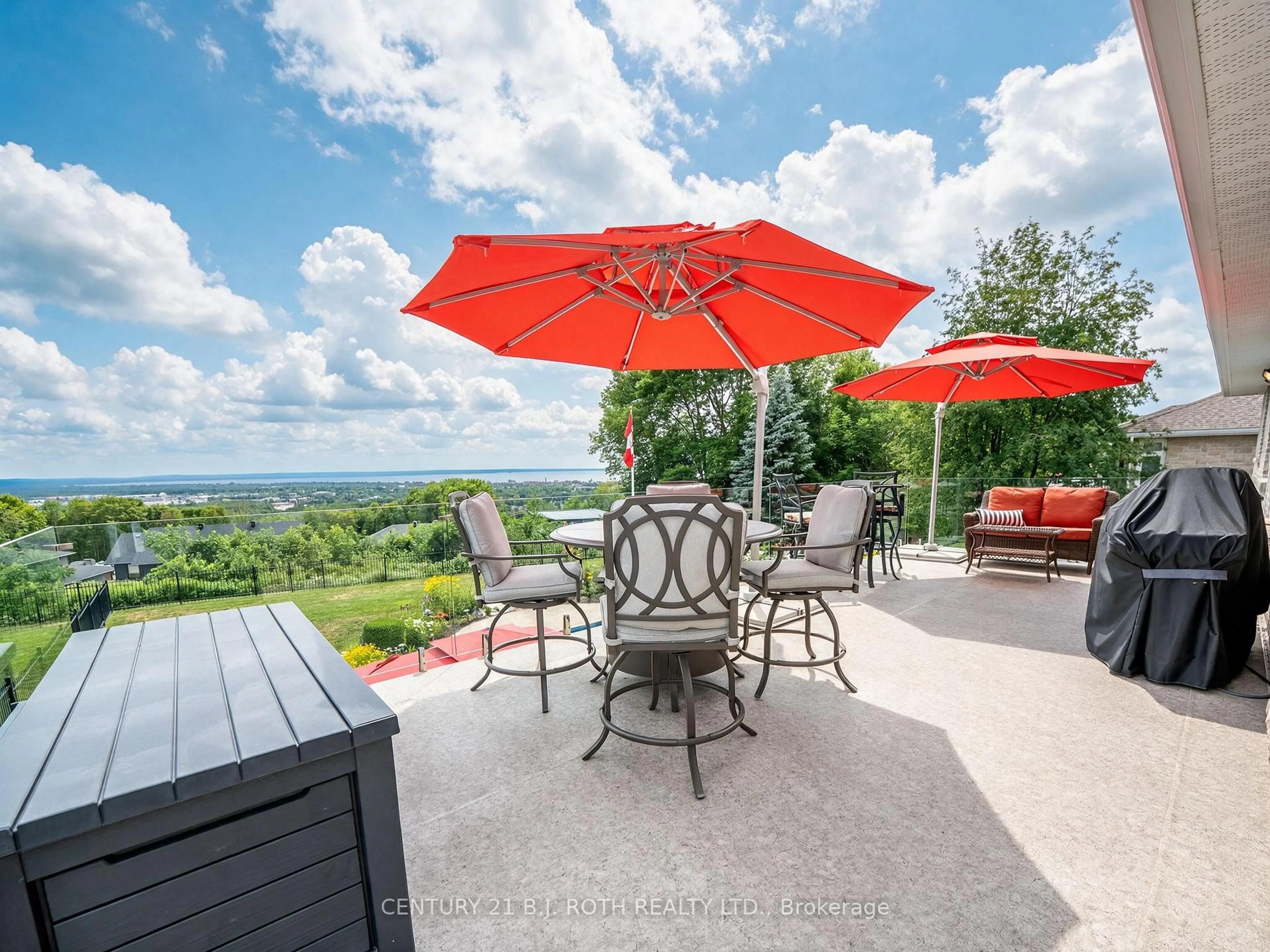 Patio, water/lake/river/ocean view for 6 Mapleview Pl, North Bay Ontario P1C 1N7