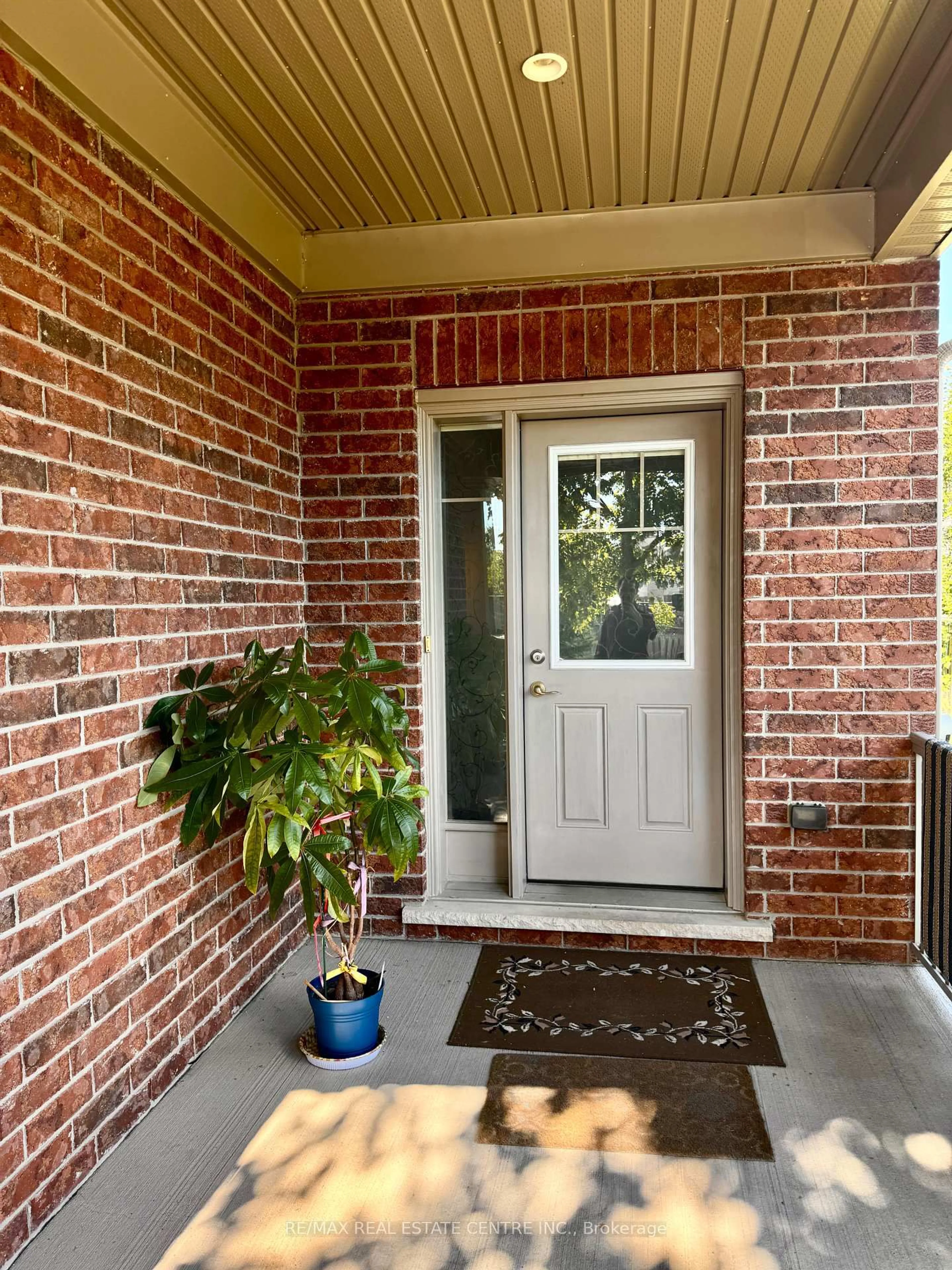 Home with brick exterior material, street for 32 Hodgson Dr, Guelph Ontario N1L 0K2