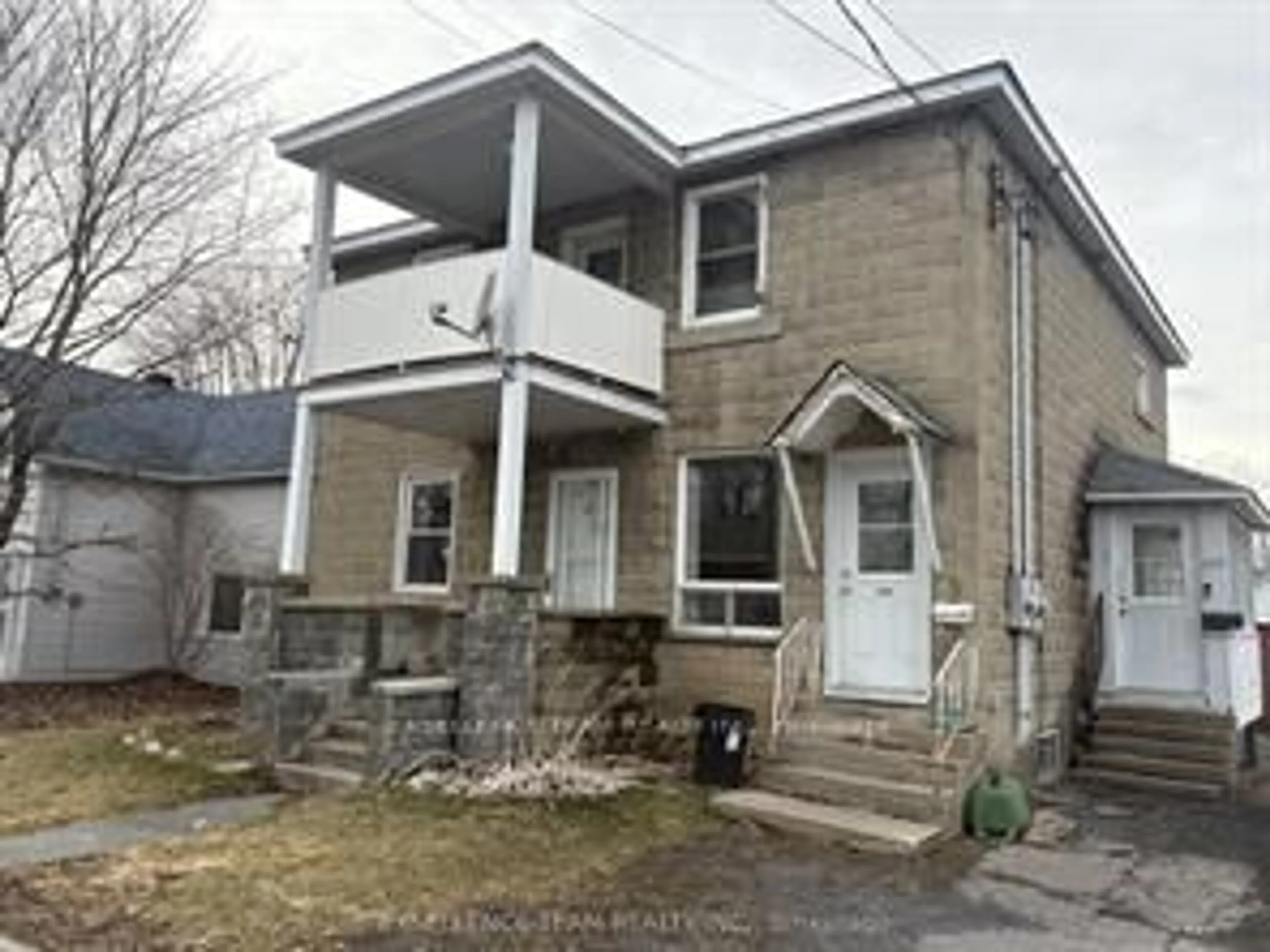 Unknown for 225 8th St, Cornwall Ontario K6J 2Z7