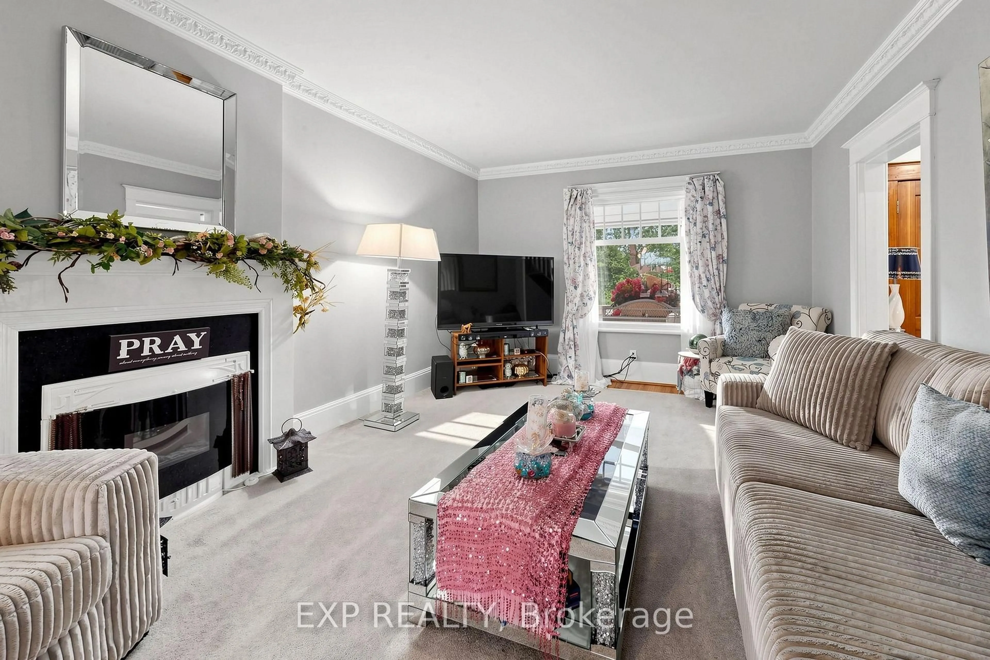Living room with furniture, unknown for 28 Simcoe St, Kawartha Lakes Ontario K9V 2G4