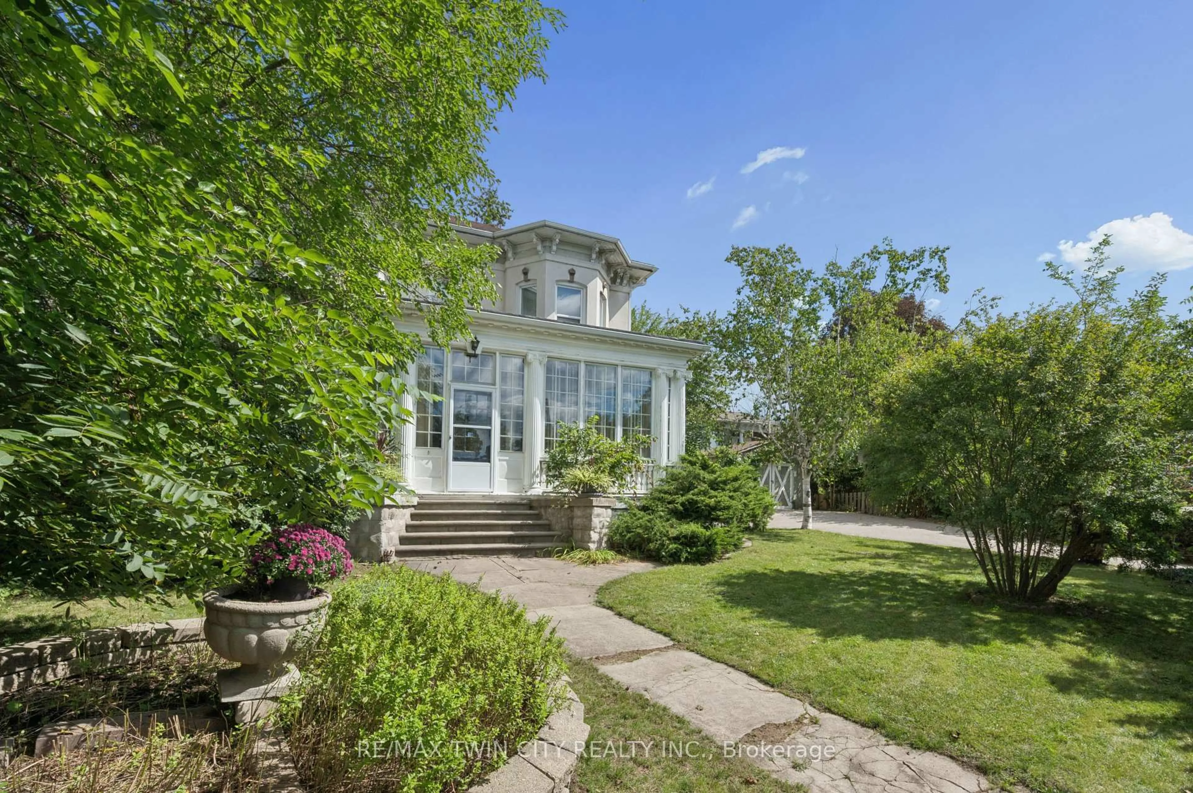 Unknown for 66 Park Hill Rd, Cambridge Ontario N1R 1P7