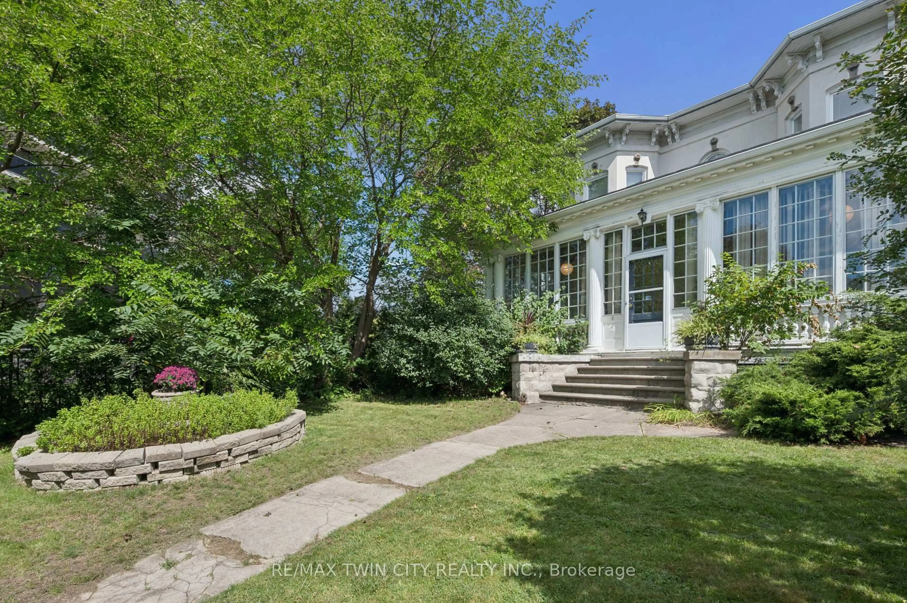 Unknown for 66 Park Hill Rd, Cambridge Ontario N1R 1P7