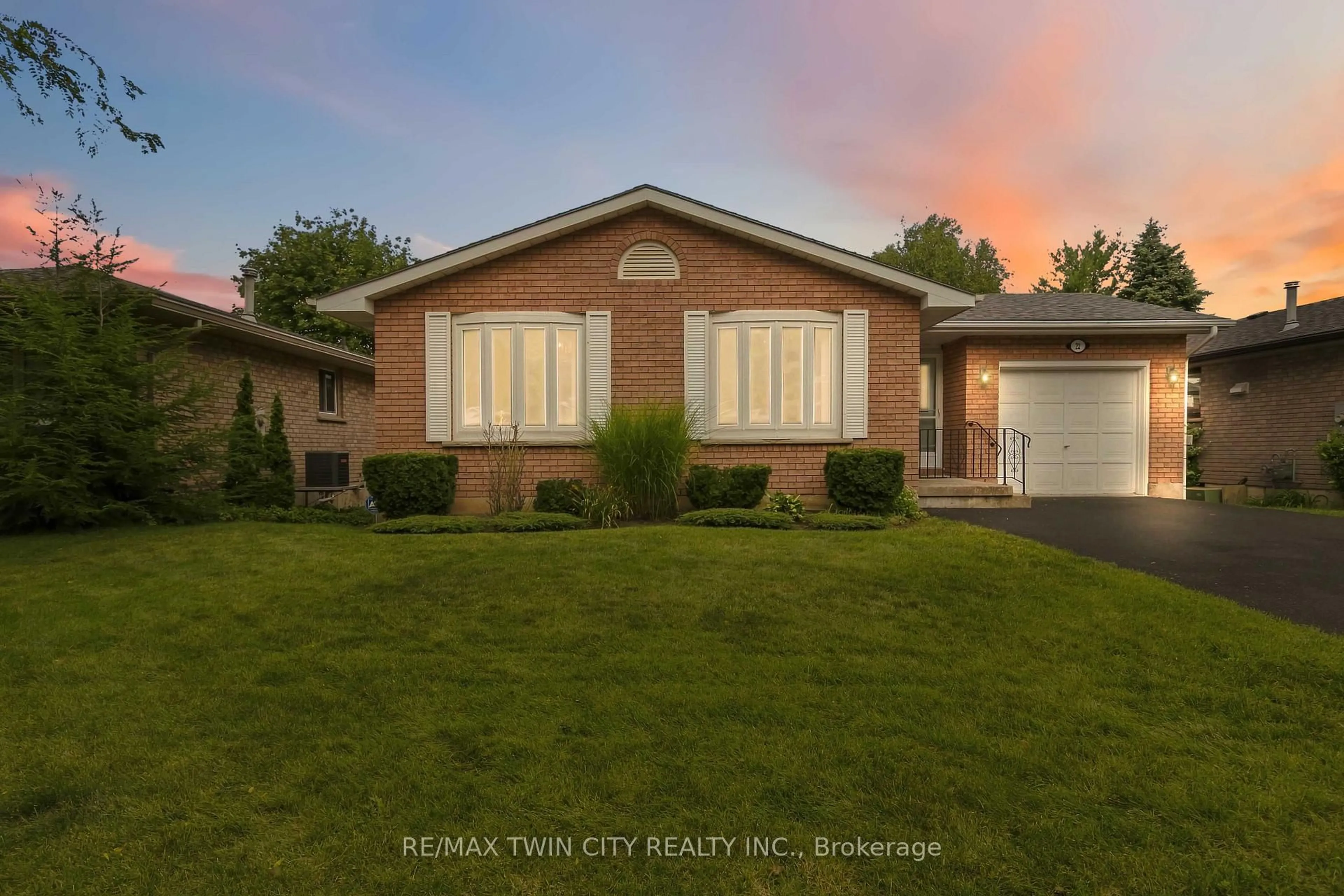 Home with brick exterior material, street for 22 Allensgate Dr, Brantford Ontario N3V 1C8