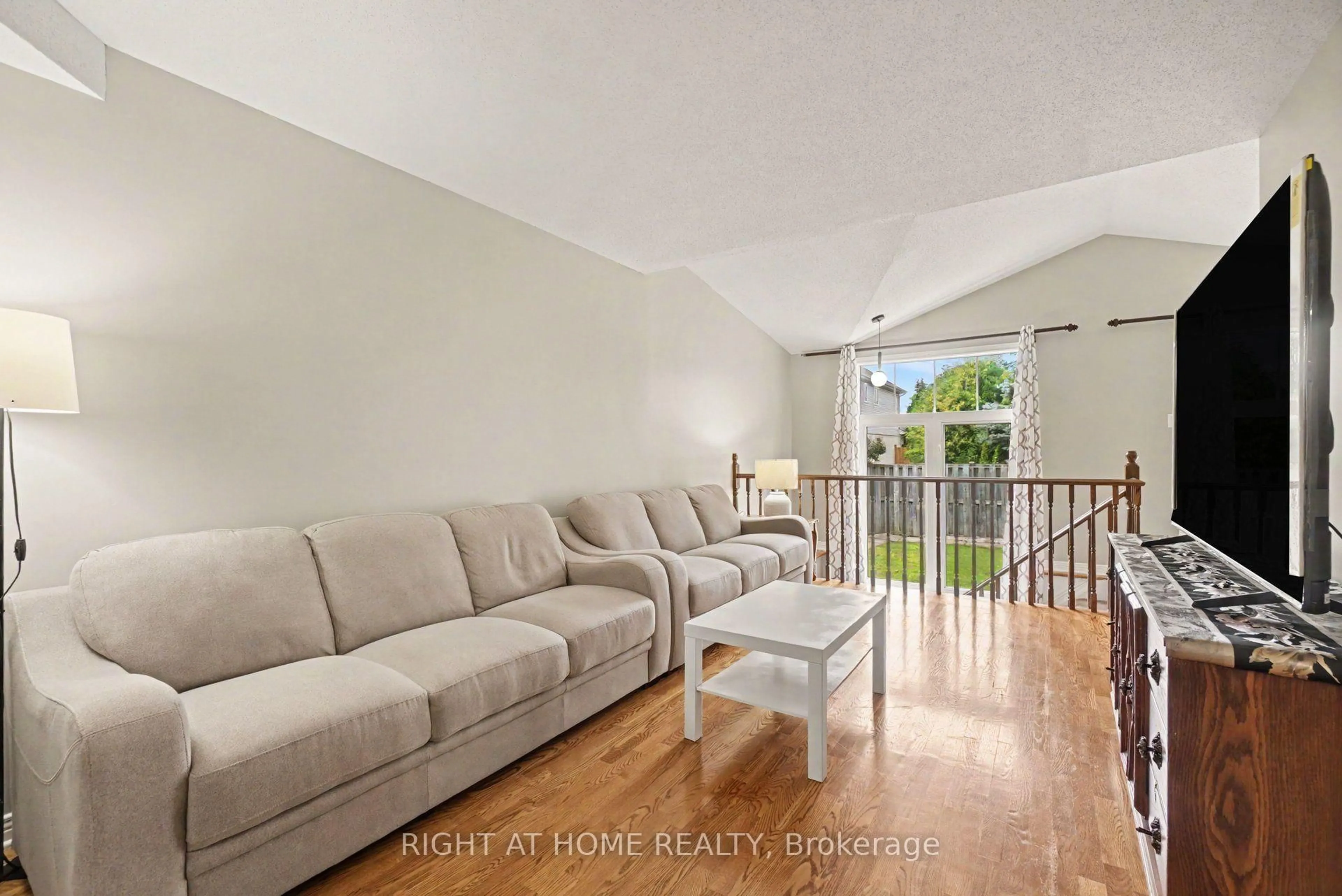 Living room with furniture, unknown for 623 Wild Shore Cres, Ottawa Ontario K1V 1T3