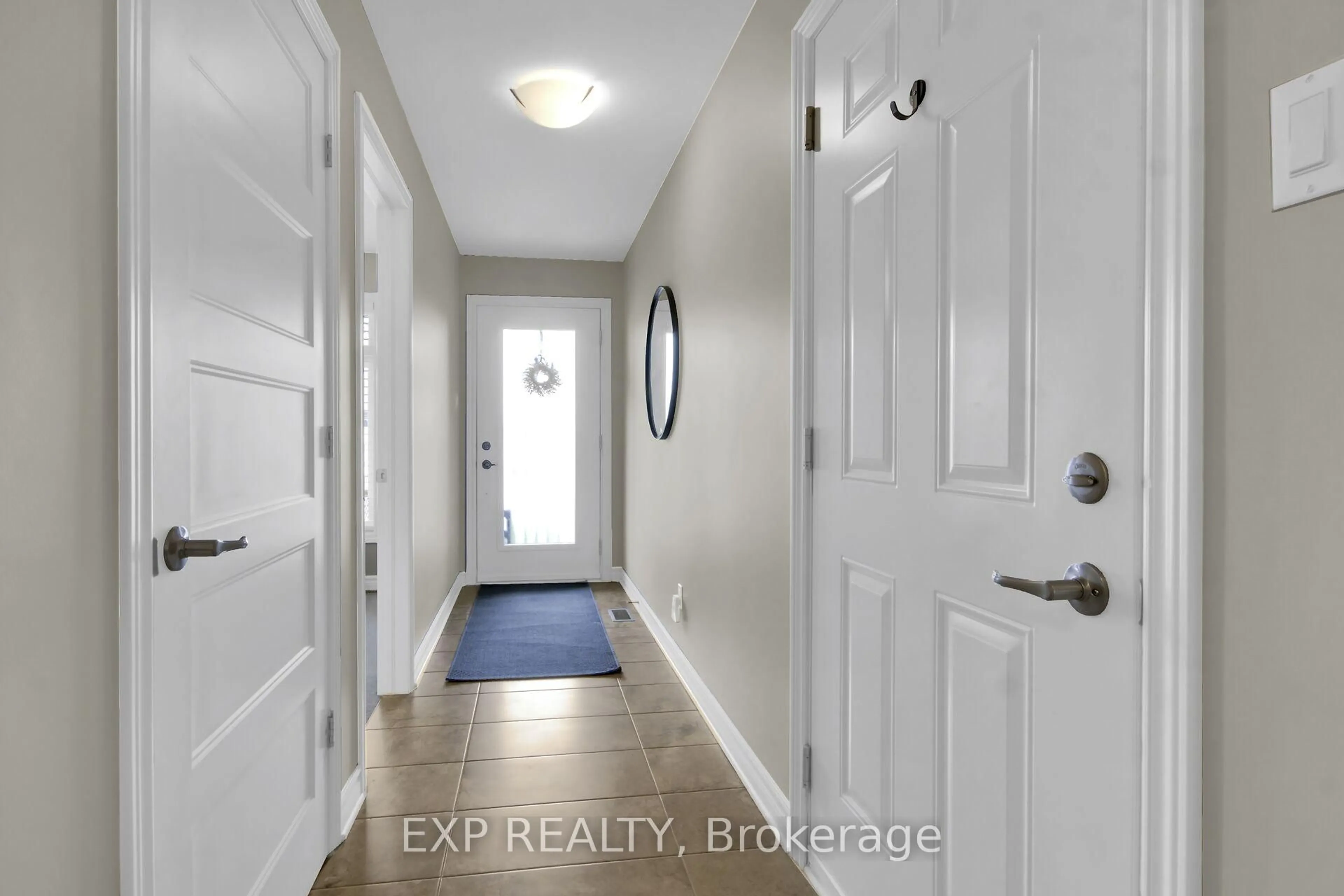 Indoor entryway for 374 Honeyborne St, Almonte Ontario K0A 1A0