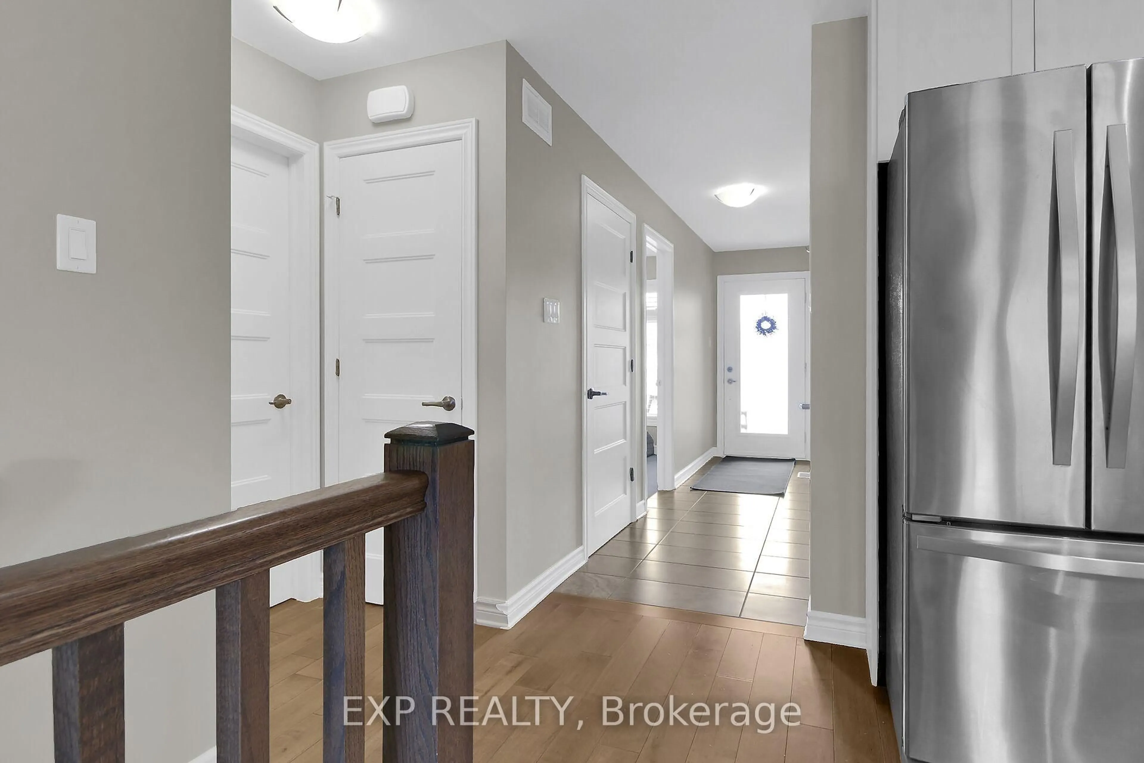 Indoor entryway for 374 Honeyborne St, Almonte Ontario K0A 1A0