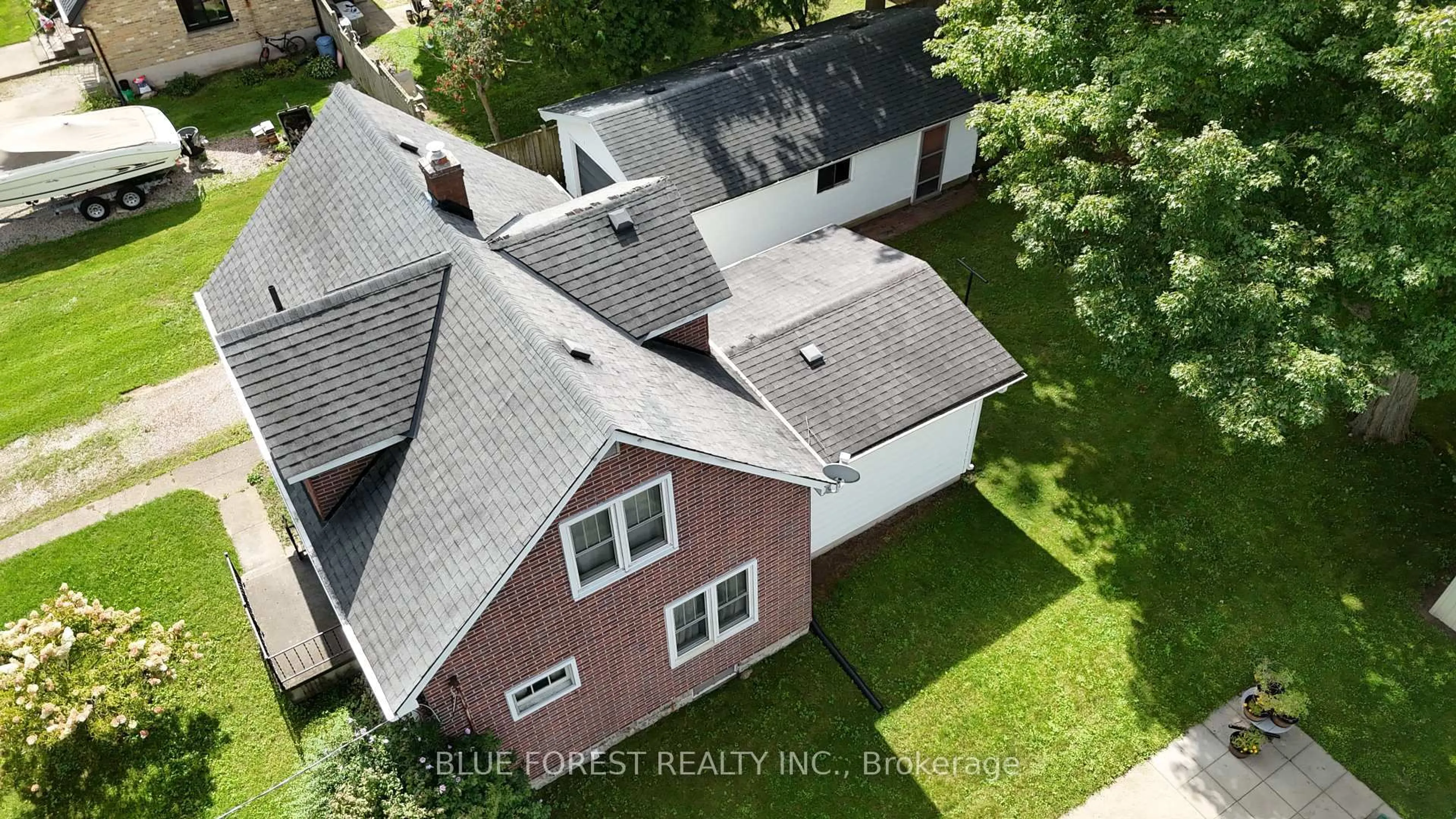 A pic from outside/outdoor area/front of a property/back of a property/a pic from drone, street for 228 Flora St, West Elgin Ontario N0L 2C0